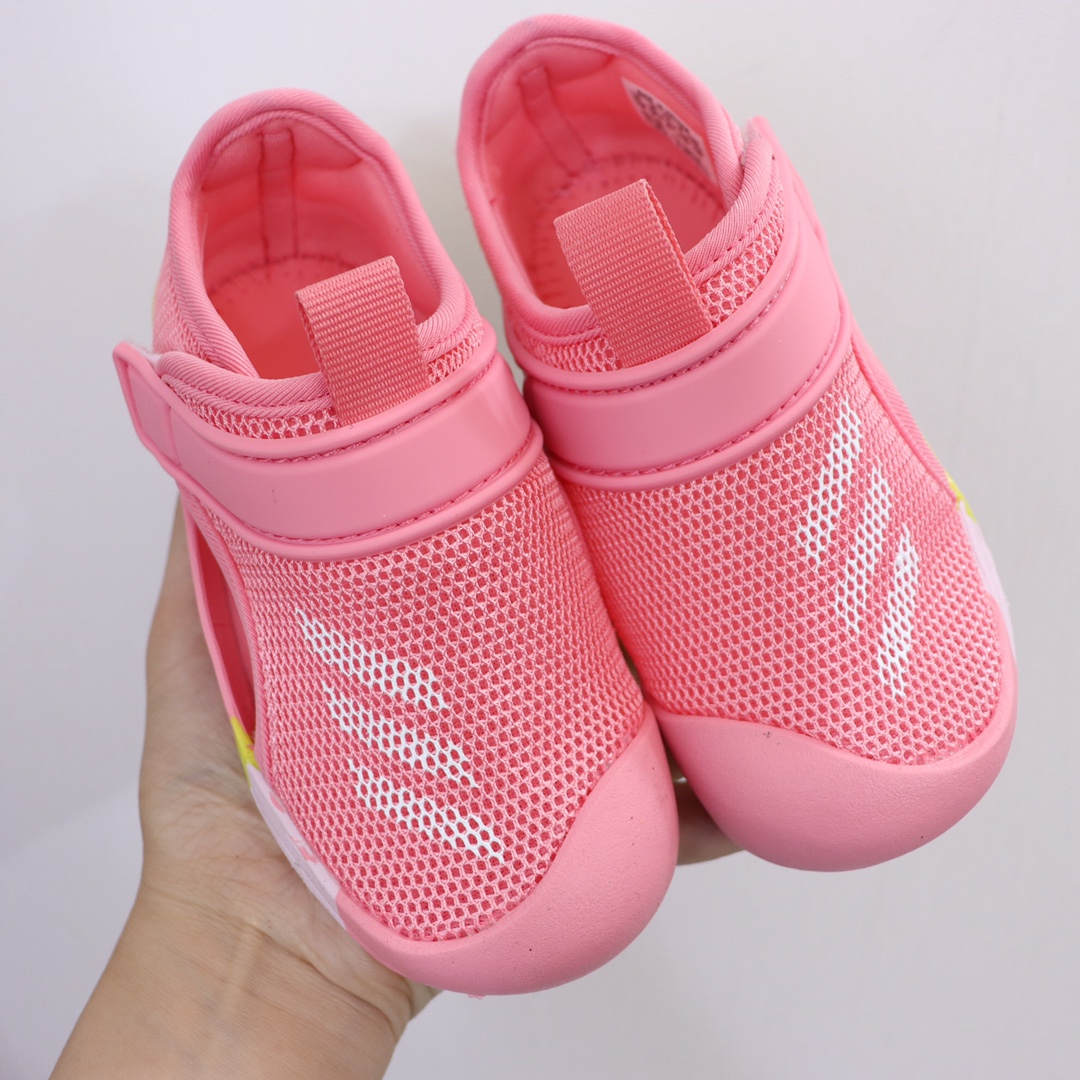 图片[2]-AD新款包头网面凉鞋‼️ AD儿童包头凉鞋 新款，每年的爆款！实在太经典好穿！采用柔韧透气网面，搭配耐磨橡胶鞋底，新升级的质量，比往年更上一个档次✅ 泡棉缓震鞋垫更加轻盈舒适，脚感柔软！与脚底贴合度很好，不会打滑！-选品中心