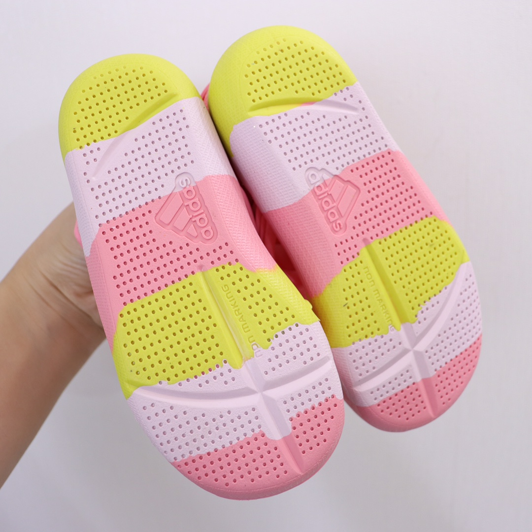 图片[4]-AD新款包头网面凉鞋‼️ AD儿童包头凉鞋 新款，每年的爆款！实在太经典好穿！采用柔韧透气网面，搭配耐磨橡胶鞋底，新升级的质量，比往年更上一个档次✅ 泡棉缓震鞋垫更加轻盈舒适，脚感柔软！与脚底贴合度很好，不会打滑！-选品中心