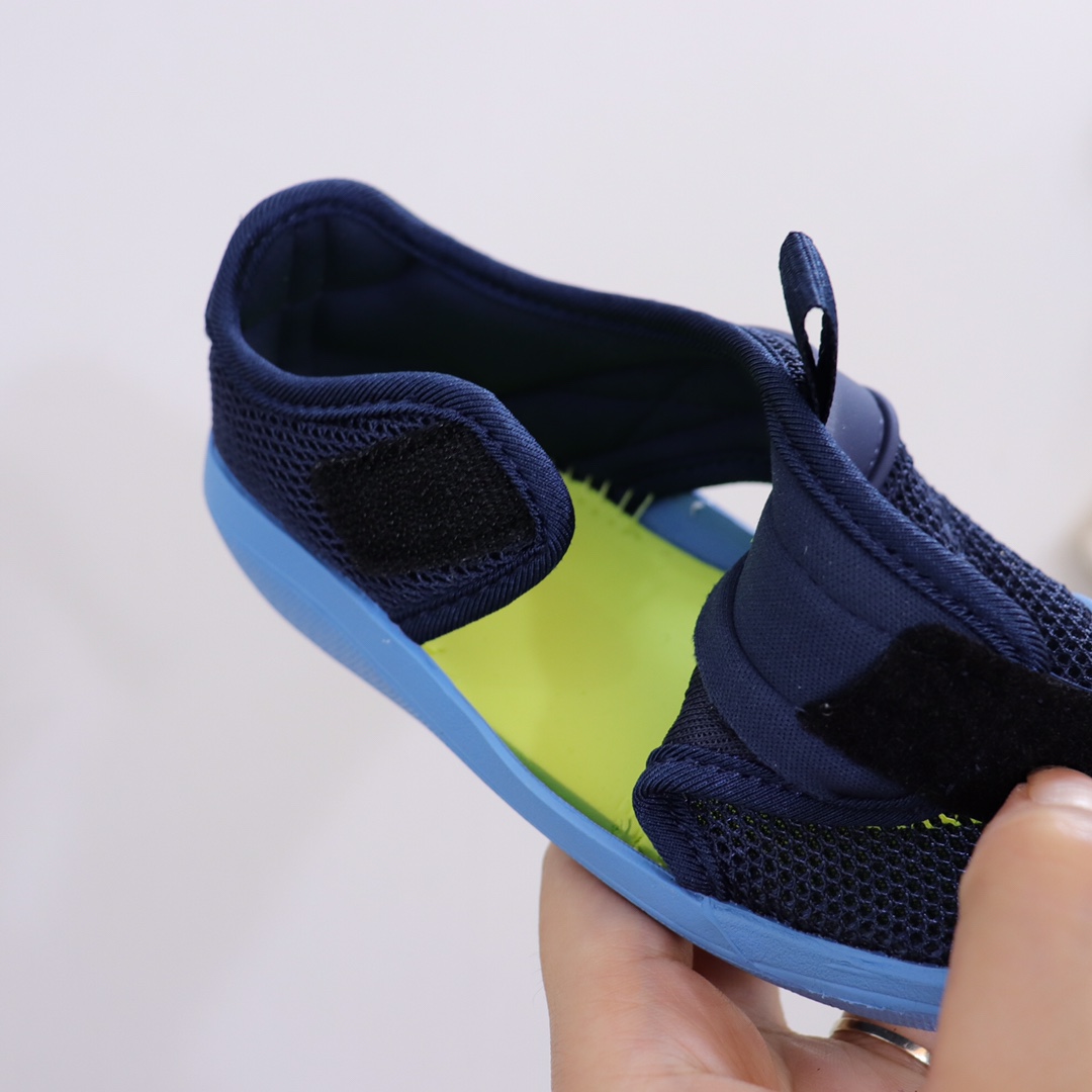 图片[7]-AD新款包头网面凉鞋‼️ AD儿童包头凉鞋 新款，每年的爆款！实在太经典好穿！采用柔韧透气网面，搭配耐磨橡胶鞋底，新升级的质量，比往年更上一个档次✅ 泡棉缓震鞋垫更加轻盈舒适，脚感柔软！与脚底贴合度很好，不会打滑！-选品中心