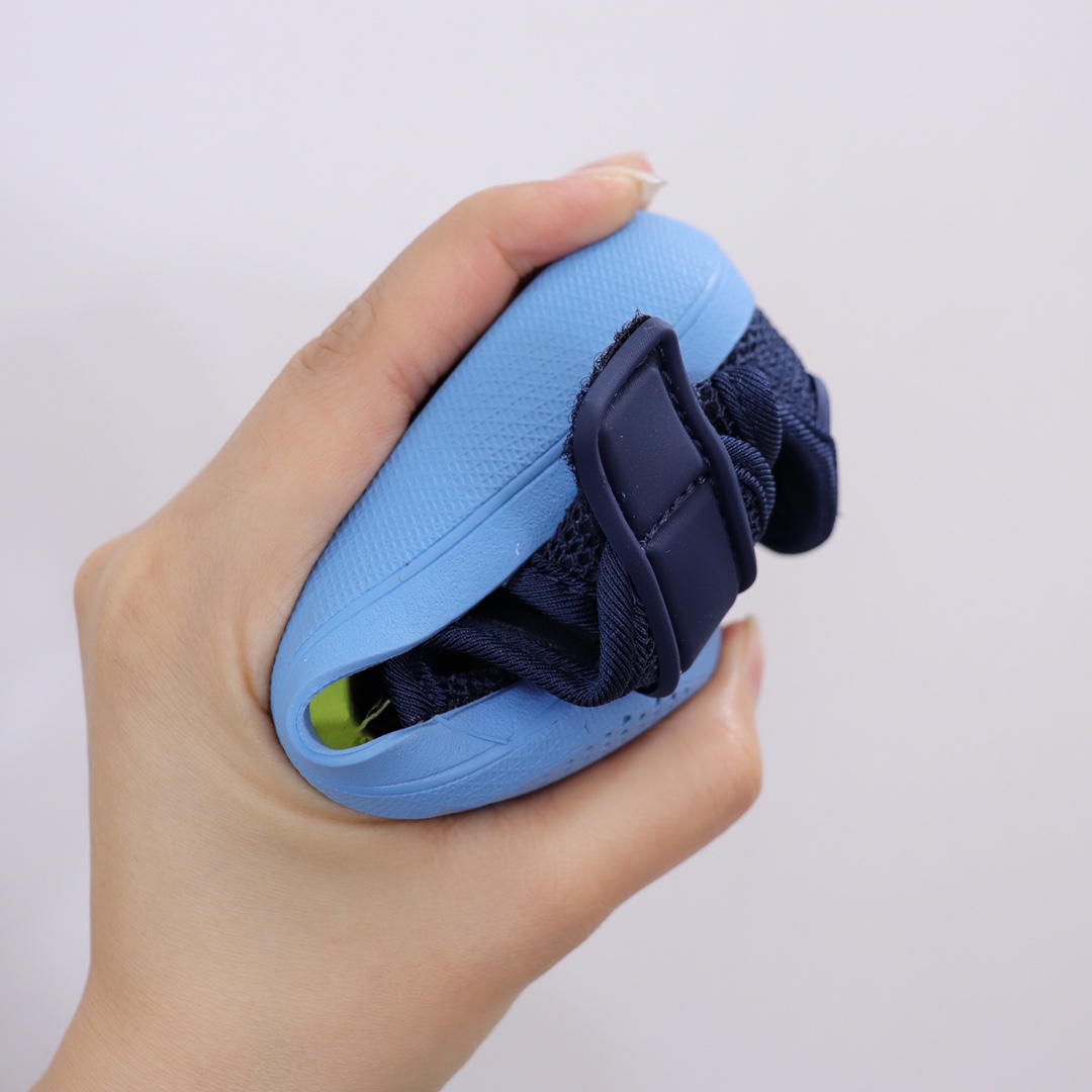 图片[9]-AD新款包头网面凉鞋‼️ AD儿童包头凉鞋 新款，每年的爆款！实在太经典好穿！采用柔韧透气网面，搭配耐磨橡胶鞋底，新升级的质量，比往年更上一个档次✅ 泡棉缓震鞋垫更加轻盈舒适，脚感柔软！与脚底贴合度很好，不会打滑！-选品中心