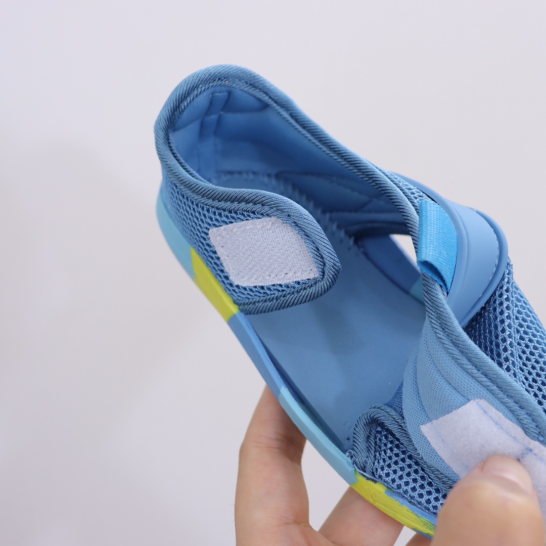 图片[7]-AD新款包头网面凉鞋‼️ AD儿童包头凉鞋 新款，每年的爆款！实在太经典好穿！采用柔韧透气网面，搭配耐磨橡胶鞋底，新升级的质量，比往年更上一个档次✅ 泡棉缓震鞋垫更加轻盈舒适，脚感柔软！与脚底贴合度很好，不会打滑！-选品中心