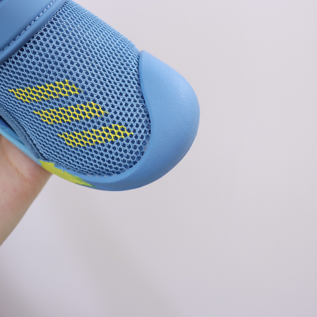 图片[6]-AD新款包头网面凉鞋‼️ AD儿童包头凉鞋 新款，每年的爆款！实在太经典好穿！采用柔韧透气网面，搭配耐磨橡胶鞋底，新升级的质量，比往年更上一个档次✅ 泡棉缓震鞋垫更加轻盈舒适，脚感柔软！与脚底贴合度很好，不会打滑！-选品中心