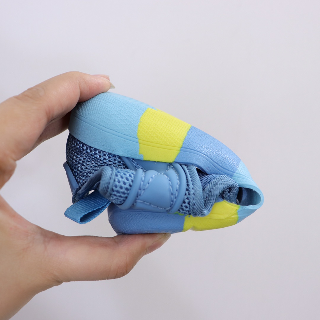 图片[8]-AD新款包头网面凉鞋‼️ AD儿童包头凉鞋 新款，每年的爆款！实在太经典好穿！采用柔韧透气网面，搭配耐磨橡胶鞋底，新升级的质量，比往年更上一个档次✅ 泡棉缓震鞋垫更加轻盈舒适，脚感柔软！与脚底贴合度很好，不会打滑！-选品中心