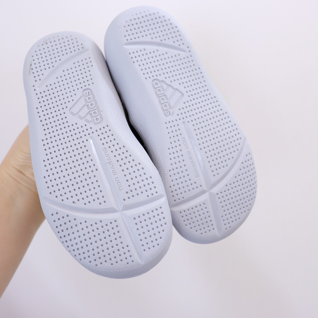 图片[4]-AD新款包头网面凉鞋‼️ AD儿童包头凉鞋 新款，每年的爆款！实在太经典好穿！采用柔韧透气网面，搭配耐磨橡胶鞋底，新升级的质量，比往年更上一个档次✅ 泡棉缓震鞋垫更加轻盈舒适，脚感柔软！与脚底贴合度很好，不会打滑！-选品中心