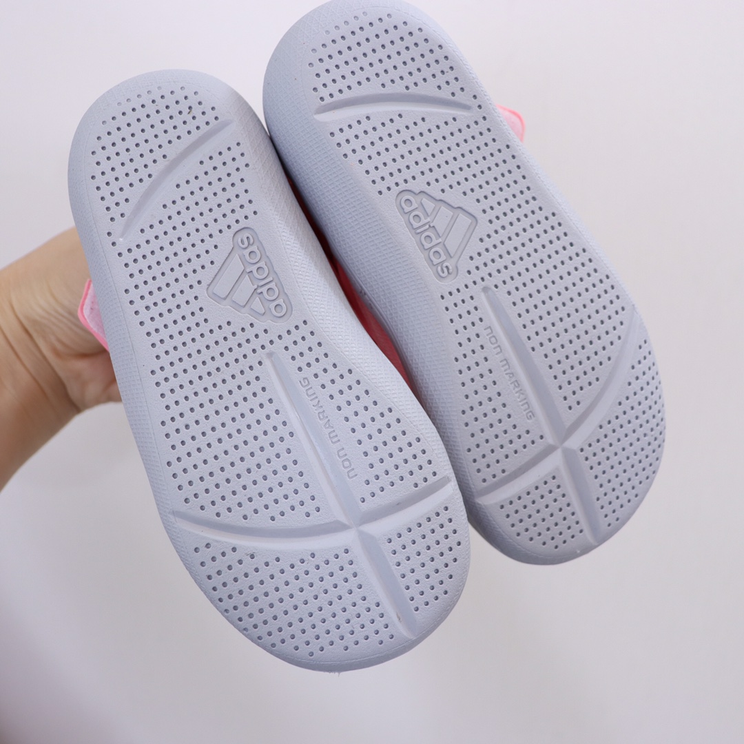 图片[4]-AD新款包头网面凉鞋‼️ AD儿童包头凉鞋 新款，每年的爆款！实在太经典好穿！采用柔韧透气网面，搭配耐磨橡胶鞋底，新升级的质量，比往年更上一个档次✅ 泡棉缓震鞋垫更加轻盈舒适，脚感柔软！与脚底贴合度很好，不会打滑！-选品中心