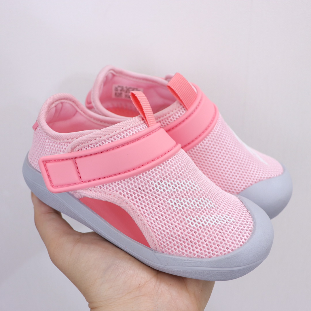 AD新款包头网面凉鞋‼️ AD儿童包头凉鞋 新款，每年的爆款！实在太经典好穿！采用柔韧透气网面，搭配耐磨橡胶鞋底，新升级的质量，比往年更上一个档次✅ 泡棉缓震鞋垫更加轻盈舒适，脚感柔软！与脚底贴合度很好，不会打滑！-选品中心