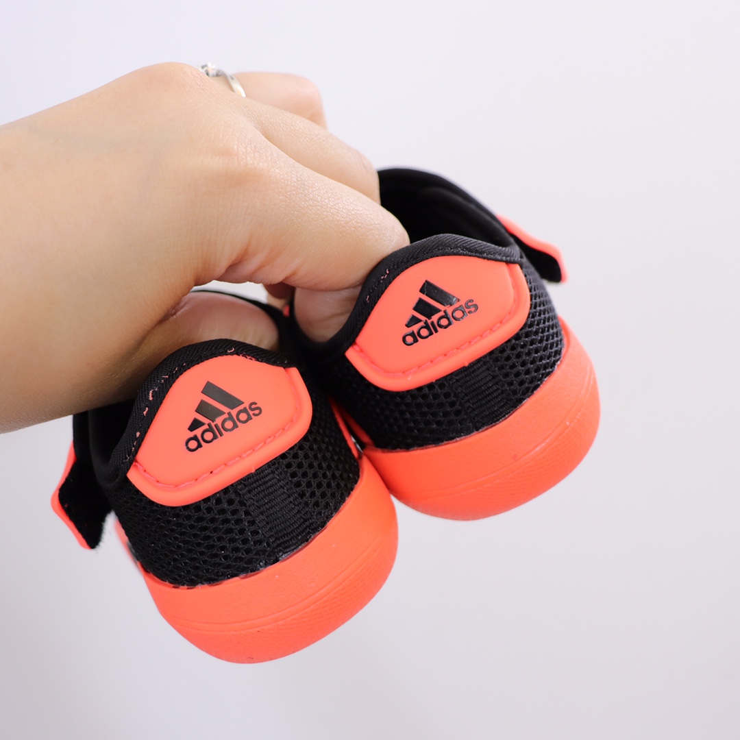 图片[3]-AD新款包头网面凉鞋‼️ AD儿童包头凉鞋 新款，每年的爆款！实在太经典好穿！采用柔韧透气网面，搭配耐磨橡胶鞋底，新升级的质量，比往年更上一个档次✅ 泡棉缓震鞋垫更加轻盈舒适，脚感柔软！与脚底贴合度很好，不会打滑！-选品中心