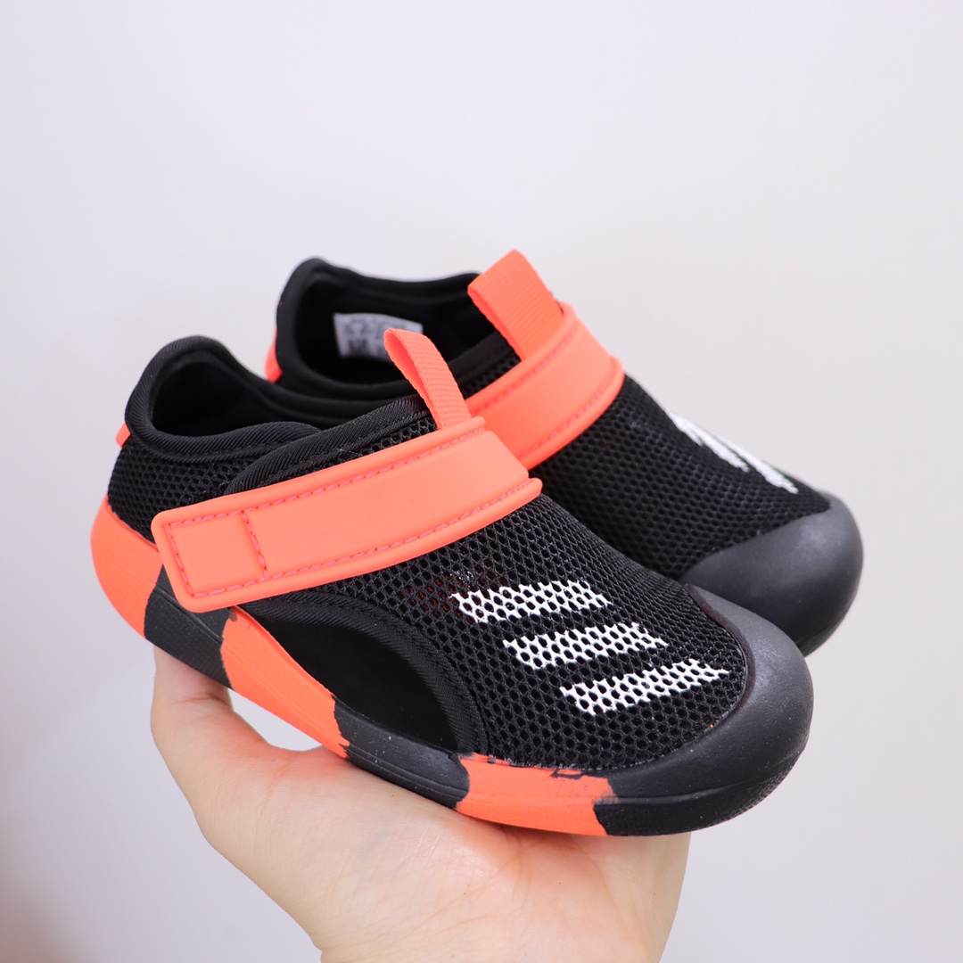 AD新款包头网面凉鞋‼️ AD儿童包头凉鞋 新款,每年的爆款!实在太经典好穿!采用柔韧透气网面,搭配耐磨橡胶鞋底,新升级的质量,比往年更上一个档次✅ 泡棉缓震鞋垫更加轻盈舒适,脚感柔软!与脚底贴合度很好,不会打滑!-选品中心