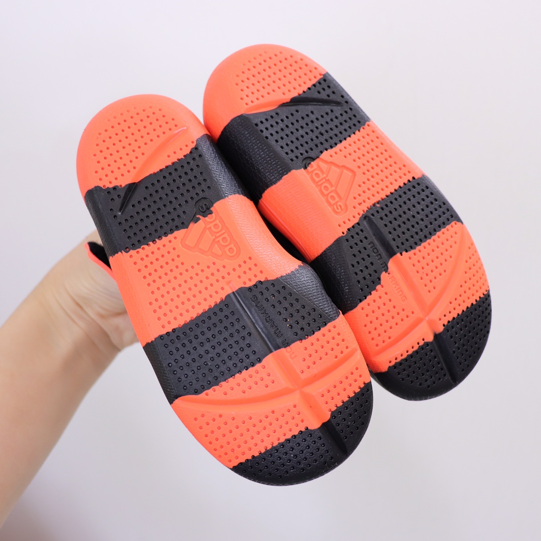 图片[4]-AD新款包头网面凉鞋‼️ AD儿童包头凉鞋 新款，每年的爆款！实在太经典好穿！采用柔韧透气网面，搭配耐磨橡胶鞋底，新升级的质量，比往年更上一个档次✅ 泡棉缓震鞋垫更加轻盈舒适，脚感柔软！与脚底贴合度很好，不会打滑！-选品中心