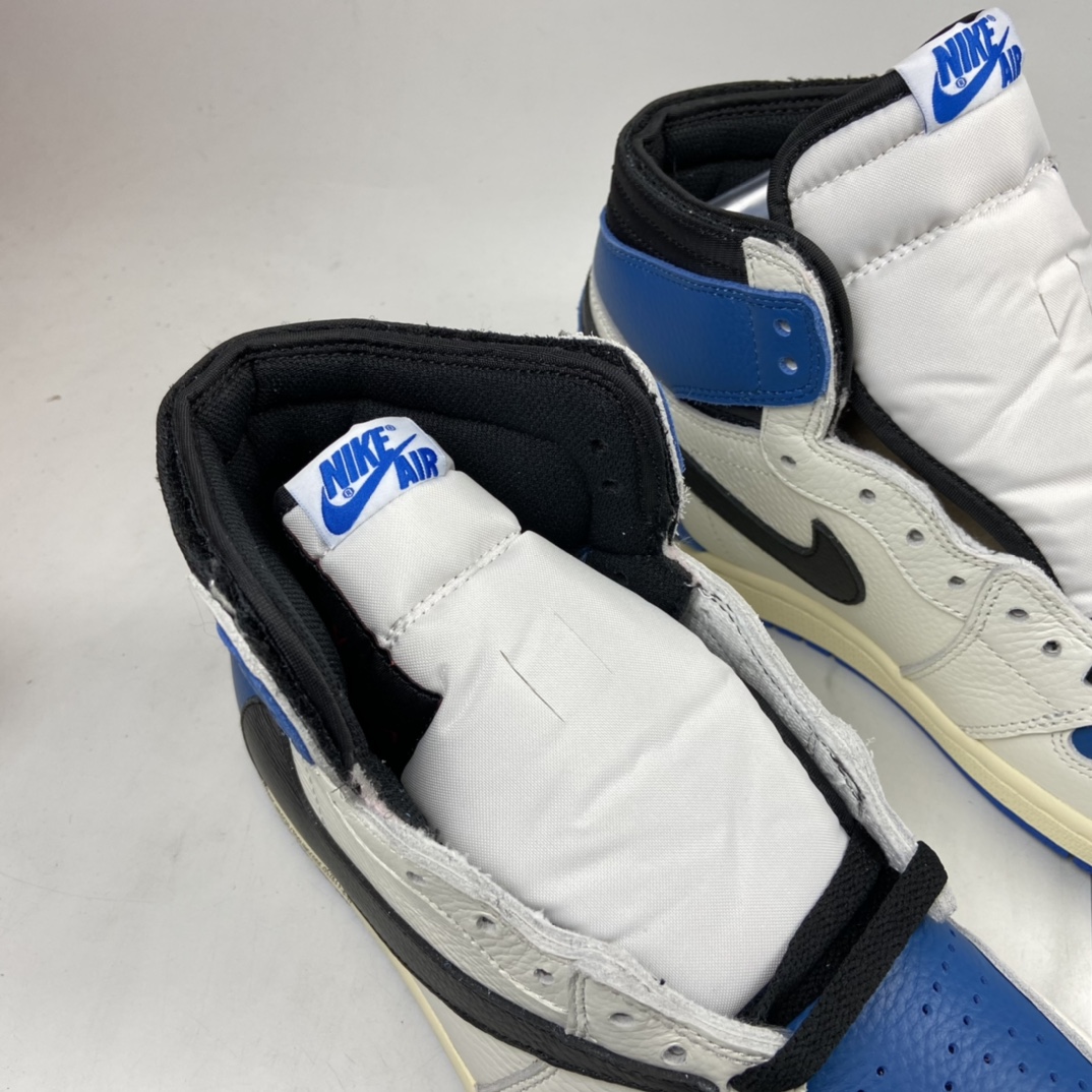 P300 Travis Scott x Air Jordan 1 High OG AJ1闪电倒勾 DH3227-105