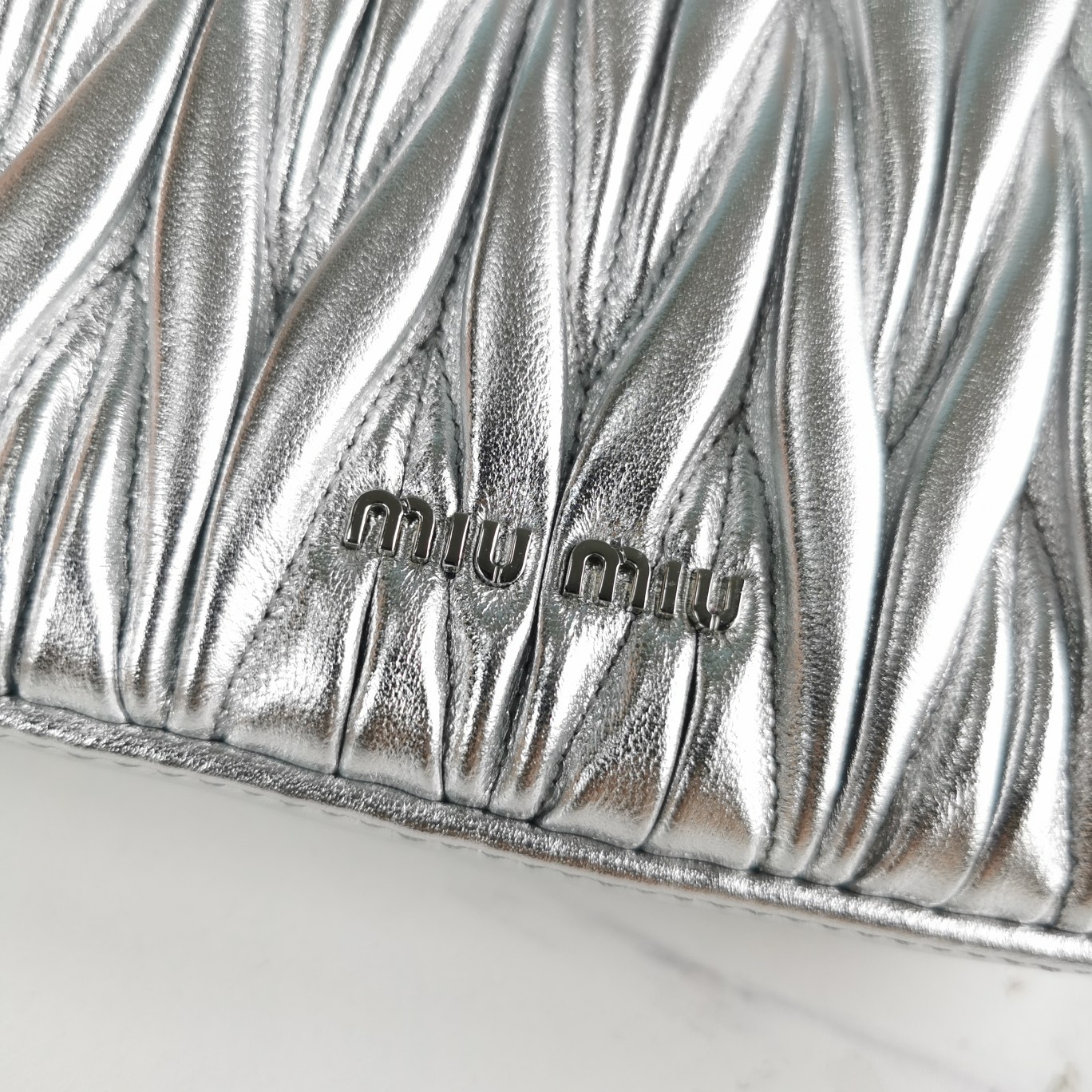 miumiu缪缪顶级进口小羊皮最新腋下包5BA200