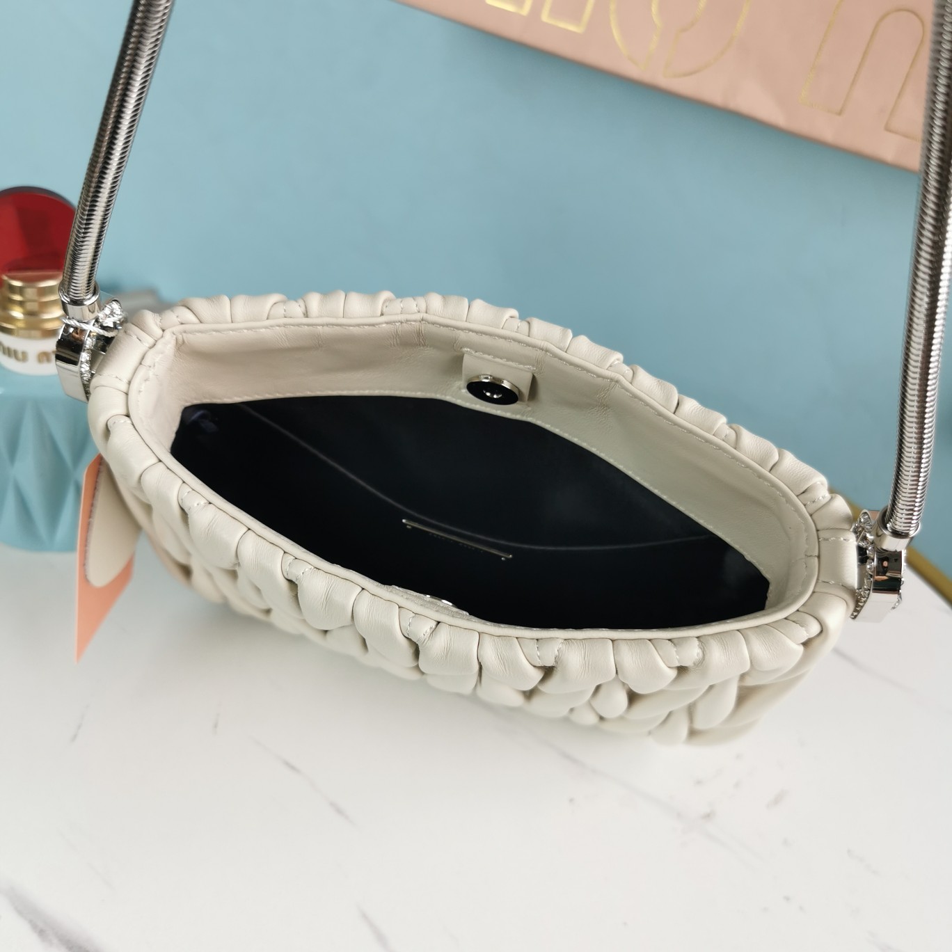 miumiu缪缪顶级进口小羊皮最新腋下包5BA200