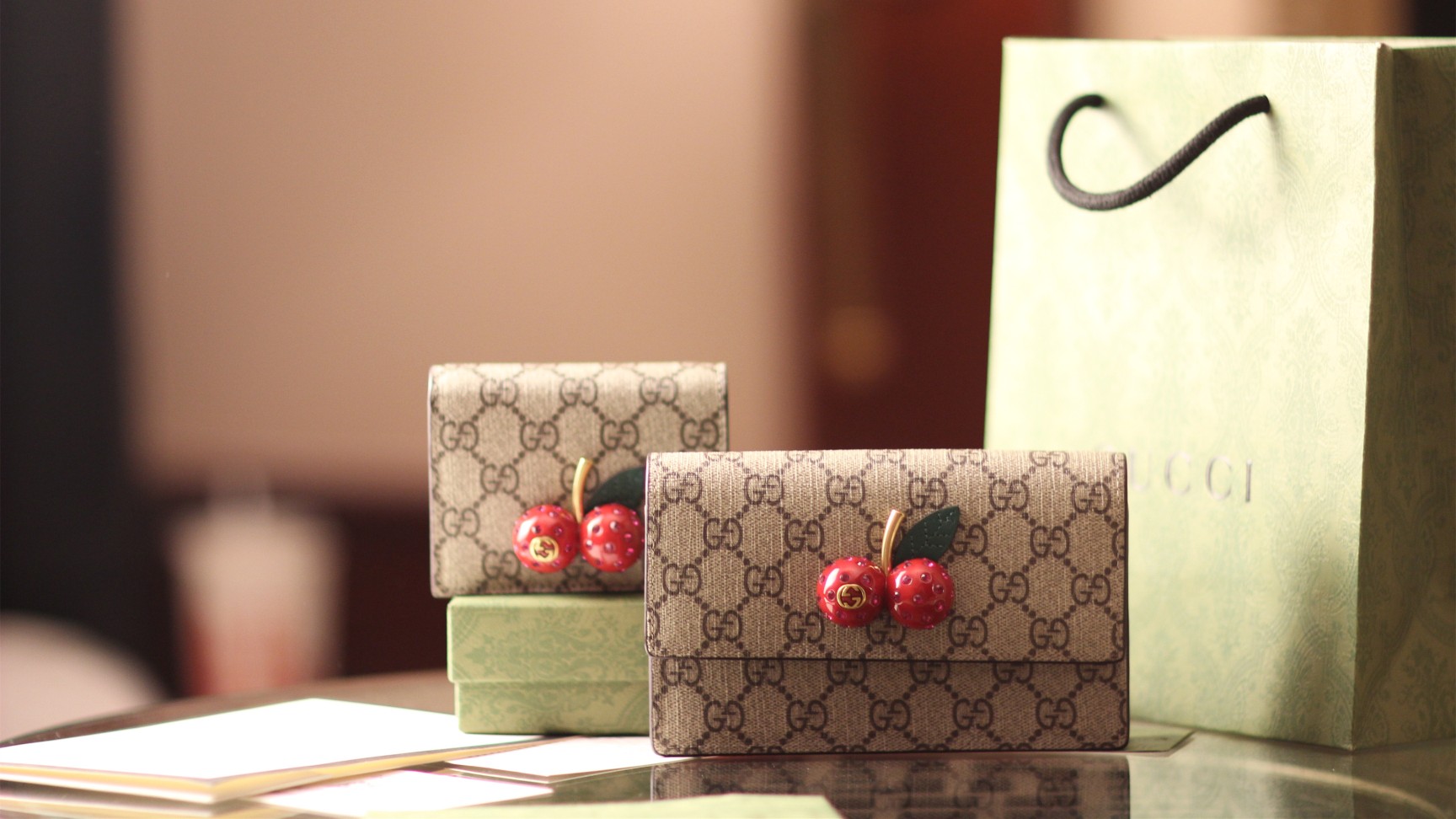 Gucci Cherry Card Holder Wallet Double G Pattern Coin Pocket Card Slots