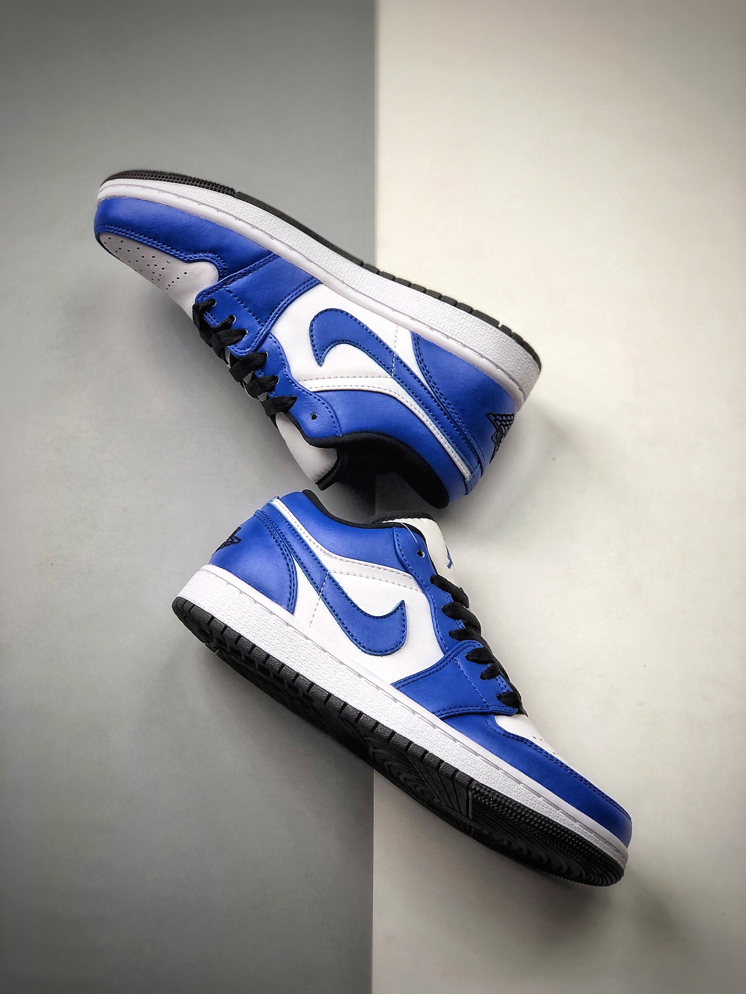 200  Air Jordan 1 Low 白蓝/小闪电AJ1乔1低帮休闲板鞋  553558-124