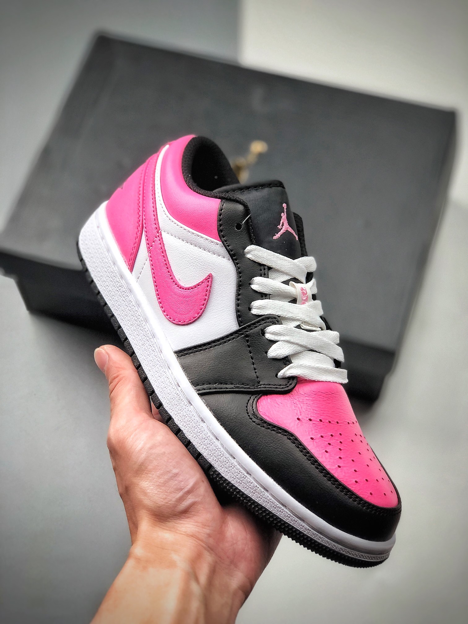 200  Air Jordan 1 Low 低帮 黑白粉情人节 AJ1 乔丹1代 aj1 乔1 低邦 黑粉白 乔丹篮球鞋系列  554723-106