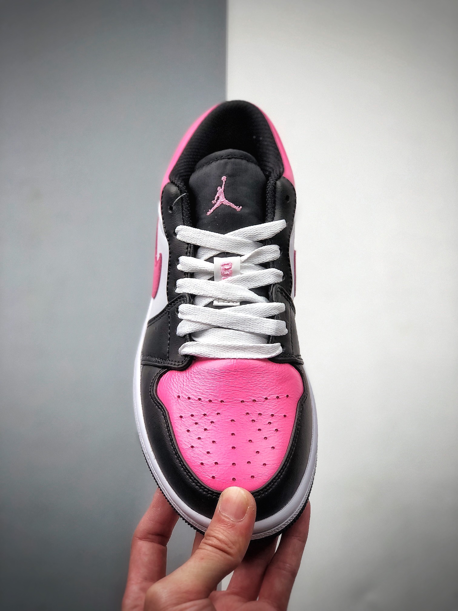 200  Air Jordan 1 Low 低帮 黑白粉情人节 AJ1 乔丹1代 aj1 乔1 低邦 黑粉白 乔丹篮球鞋系列  554723-106