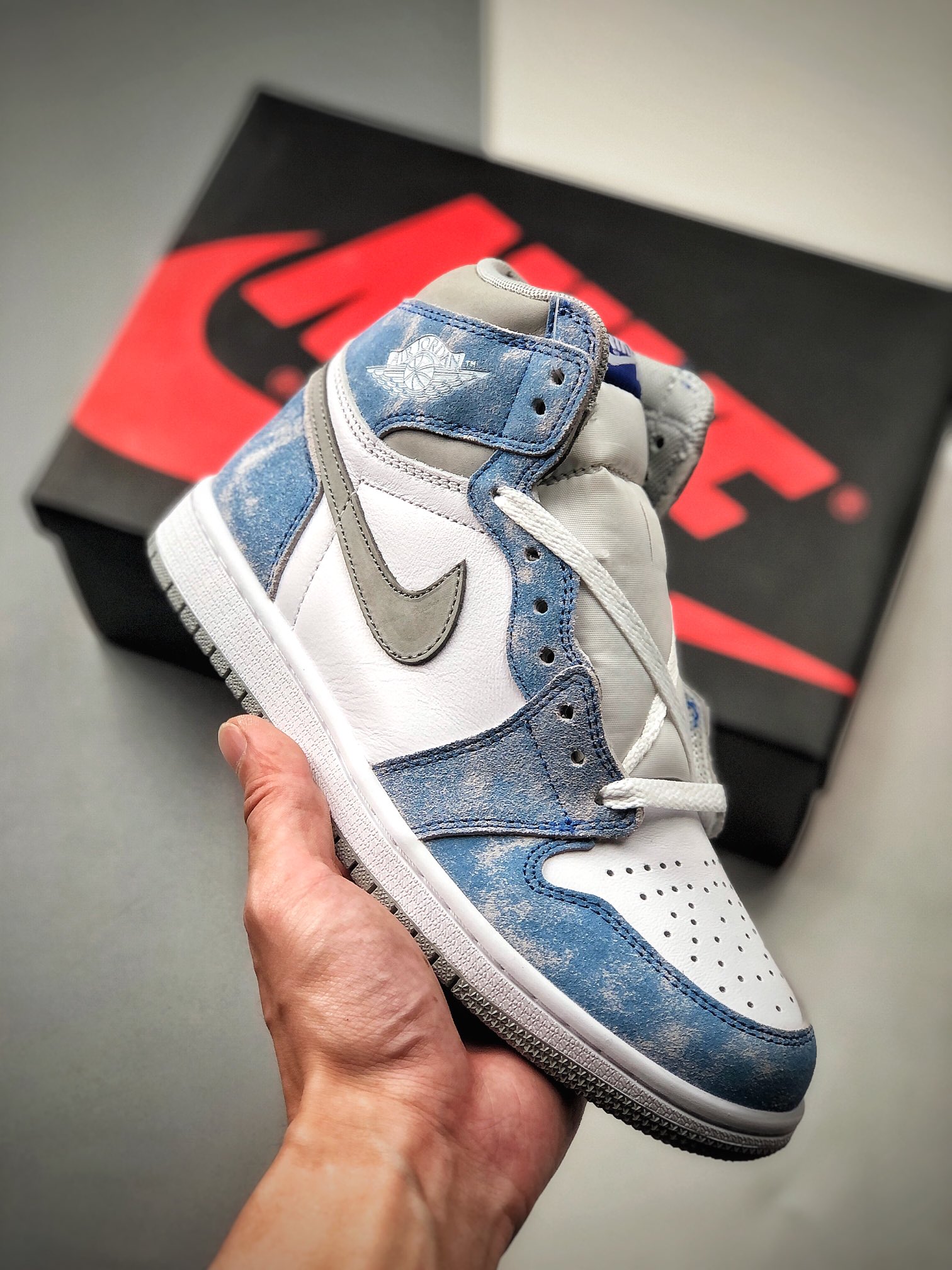 350  Air Jordan 1 High OG “AJ1高帮白色的鞋身555088-402