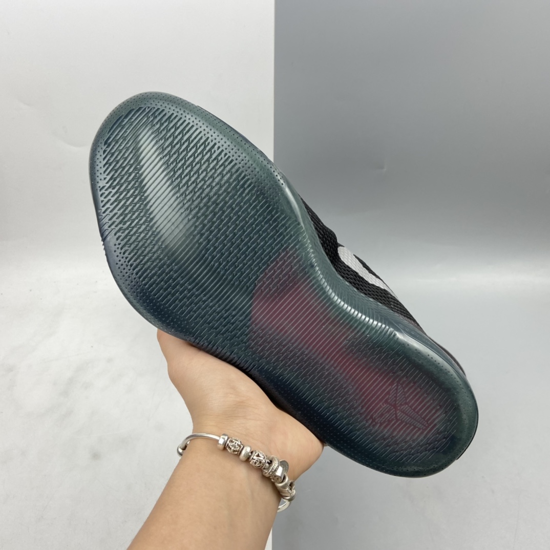 P240 Nk Kobe 11 EM Low lnvisibility Cloak 隐形斗篷专业实战篮球鞋 836183-005