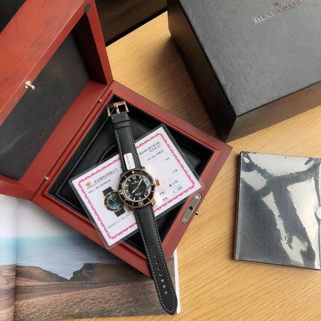 NO:393221,, Special channels. Classic Blancpain Fifty Fathoms series 5015-3630-52A men's watch, simple and atmospheric, 45MM diameter, imported modified original ETA-2836 movement, 18k gold case, sapphire countdown ring, super luminous effect. Double-layer sapphire arch mirror, original screw-in waterproof handle, soaked fiber nylon strap, real material, restore the original temperament, and show the style of a big brand. The new favorite of the ashes player. Unique and unique!  ,19860909,特殊渠道.经典宝珀五十噚系列5015-3630-52A男士腕表 简约大气 45MM直径,采用进口改装原装ETA—2836机芯 18k包金表壳 蓝宝石倒计时圈口,超强的夜光效果.双层蓝宝石拱形镜面,原装旋入式防水把头,可浸泡纤维尼龙表带,真材实料,还原原装气质,彰显大牌风范.骨灰级玩家的新宠.独具慧眼 独一无二！,,Watch