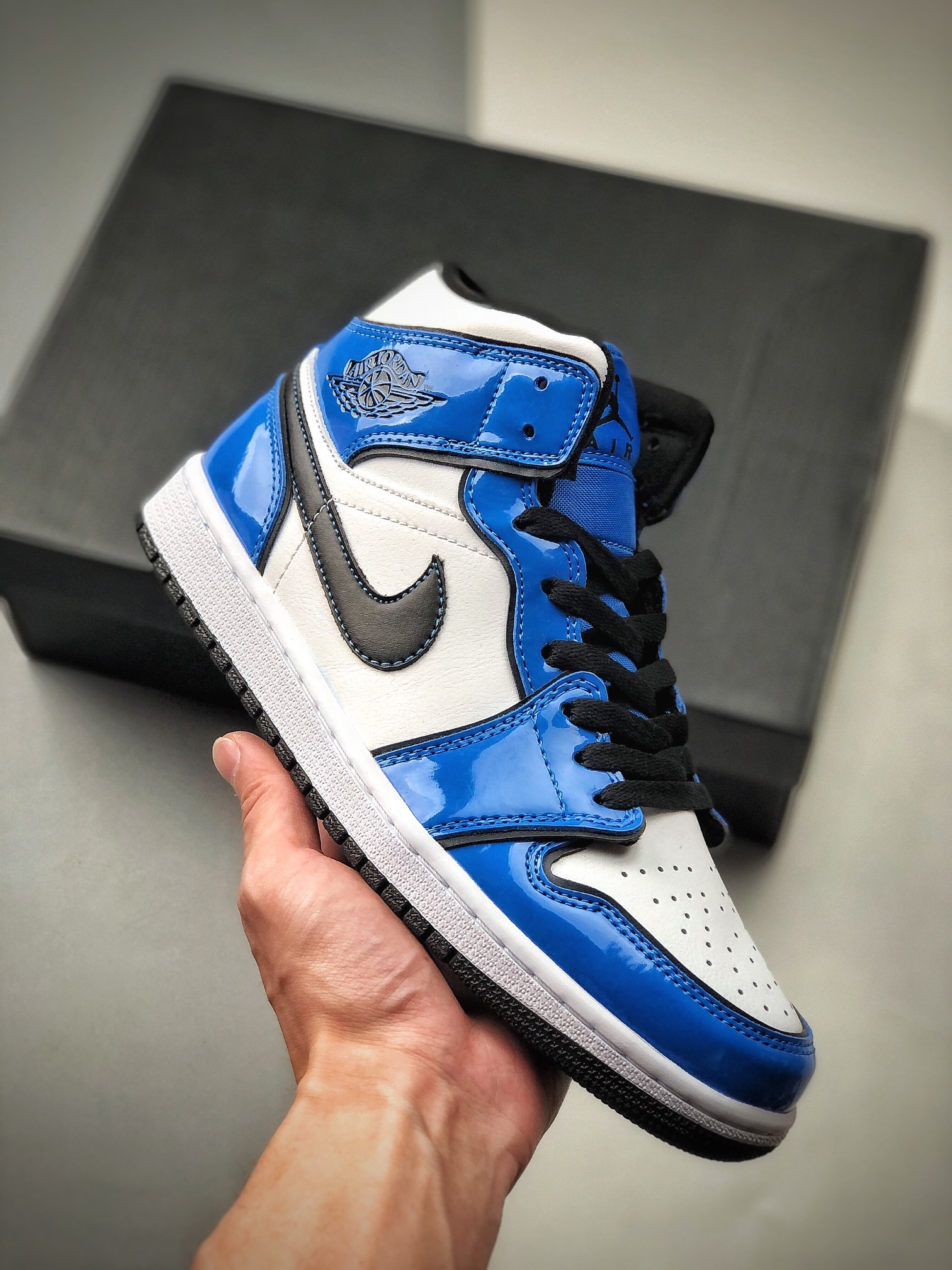 240  Air Jordan 1 Mid“Signal Blue”小闪电 JK少女女神鞋 精装YH版本  DD6834-402