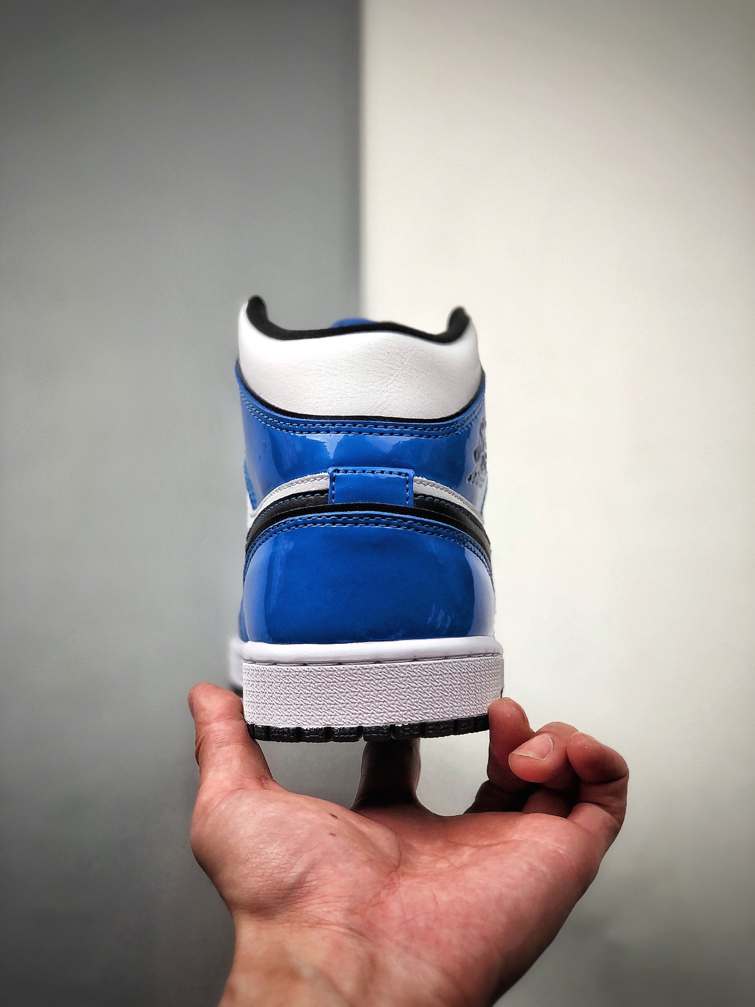 240  Air Jordan 1 Mid“Signal Blue”小闪电 JK少女女神鞋 精装YH版本  DD6834-402