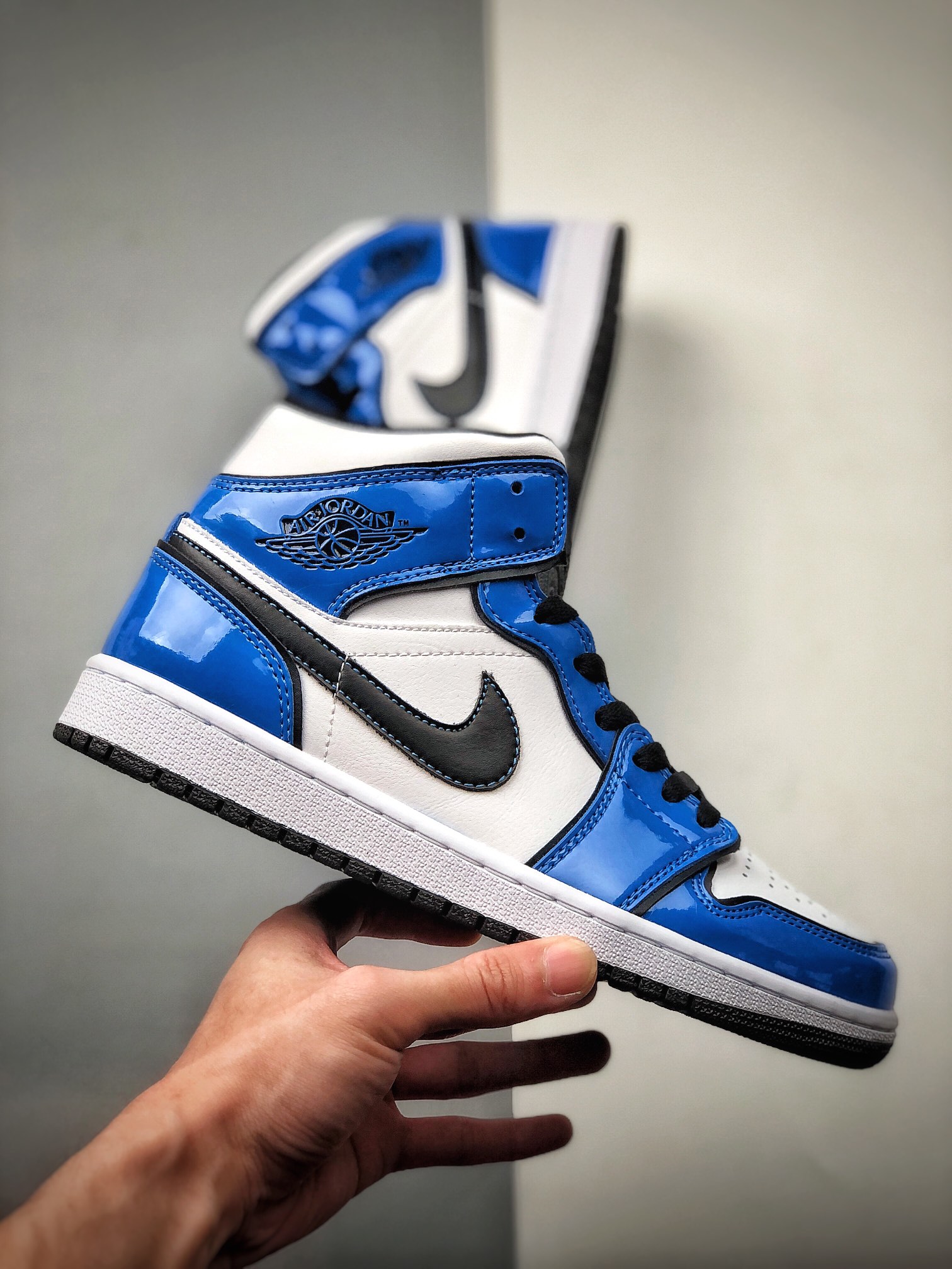 240  Air Jordan 1 Mid“Signal Blue”小闪电 JK少女女神鞋 精装YH版本  DD6834-402