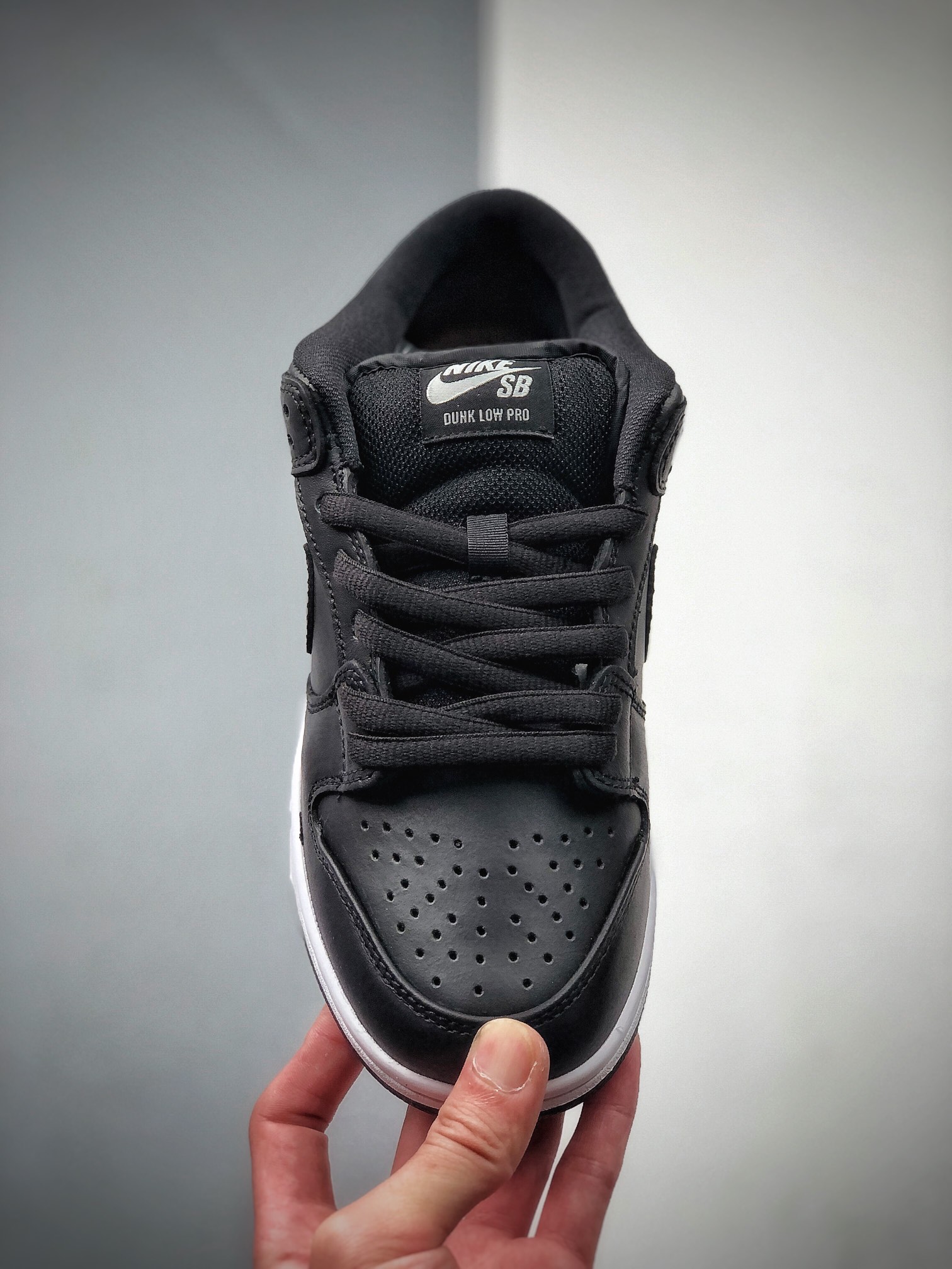 300  NIKE SB DUNIKE LOW  cv1727-001