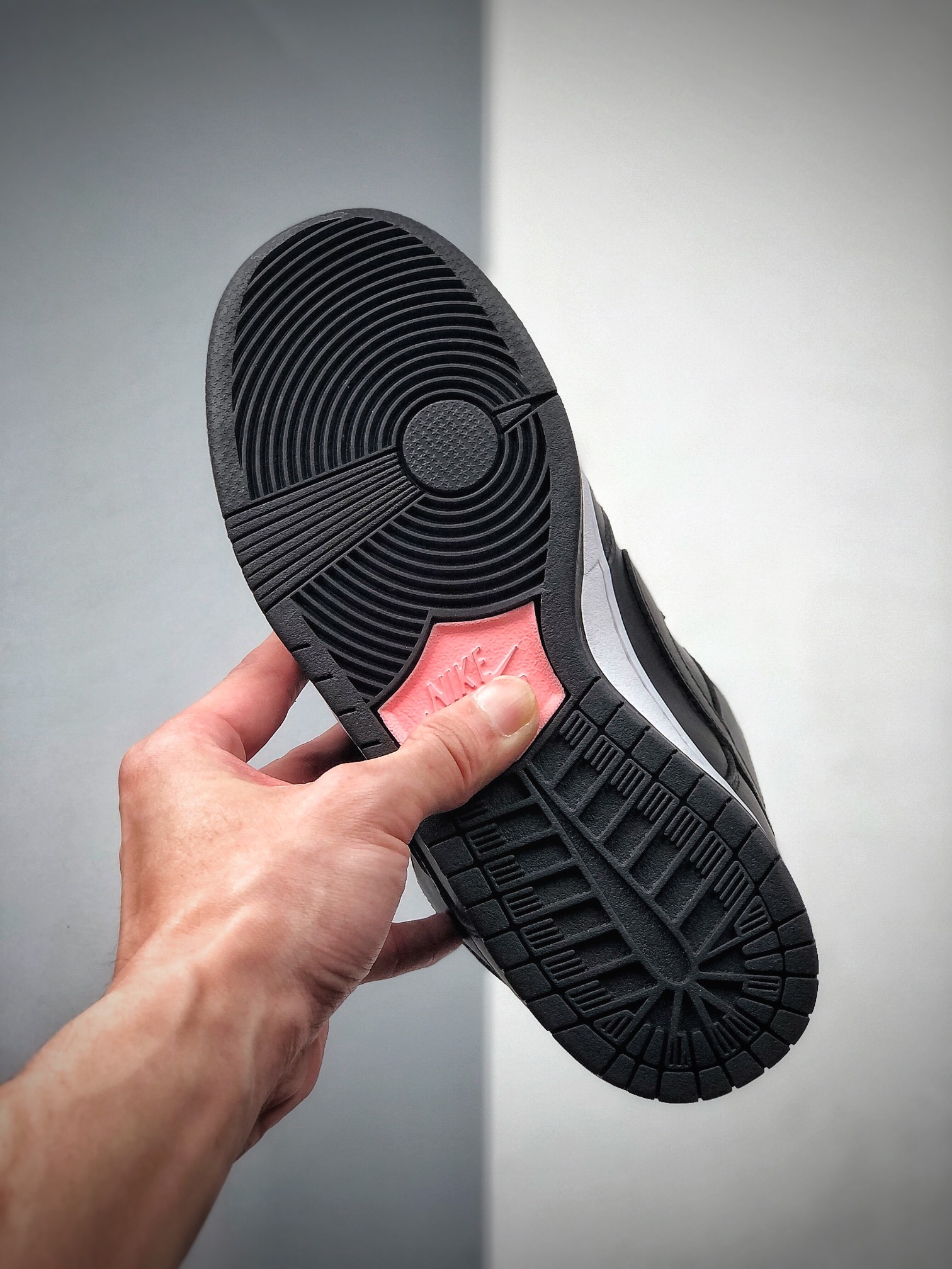 300  NIKE SB DUNIKE LOW  cv1727-001