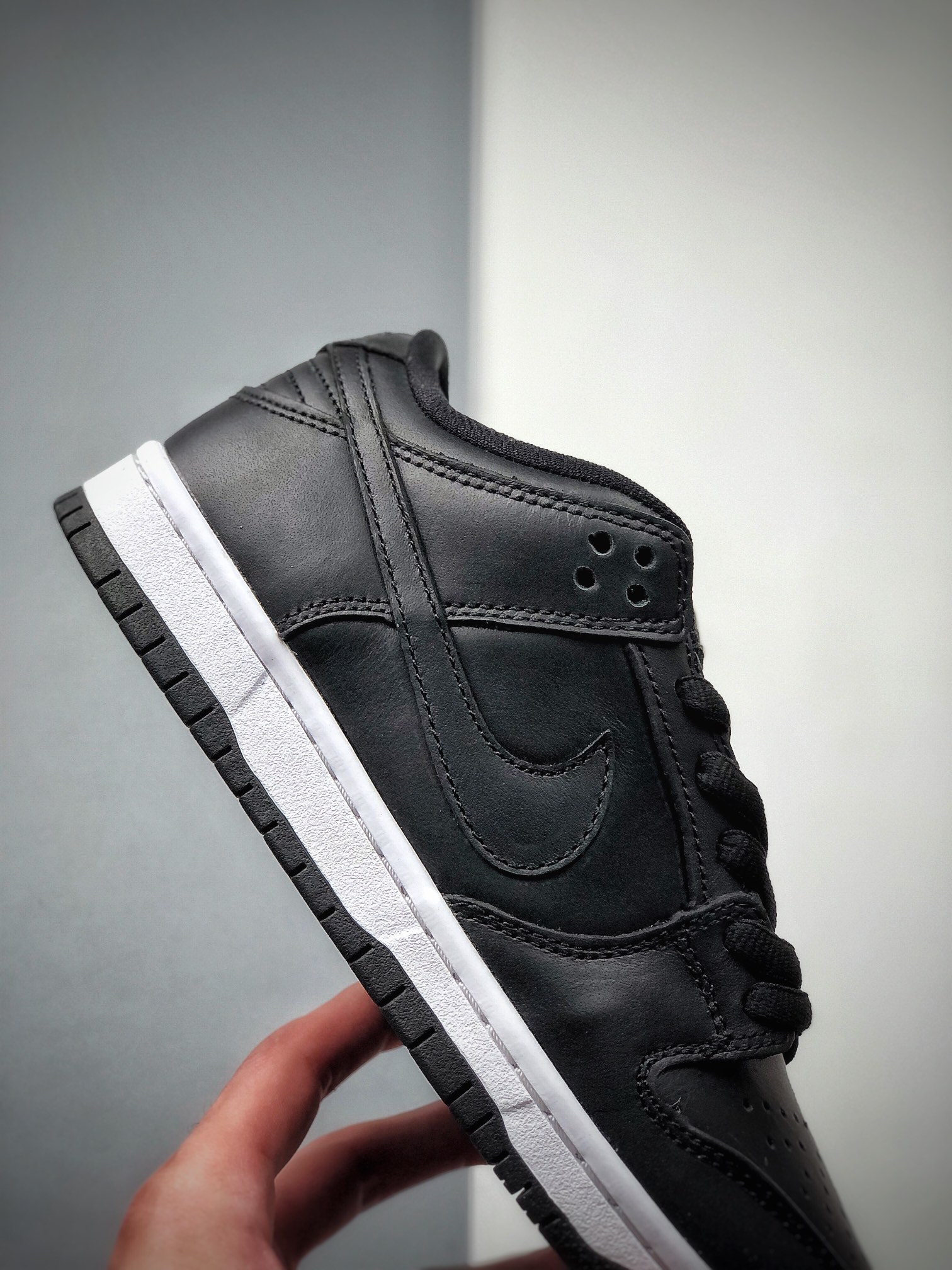 300  NIKE SB DUNIKE LOW  cv1727-001