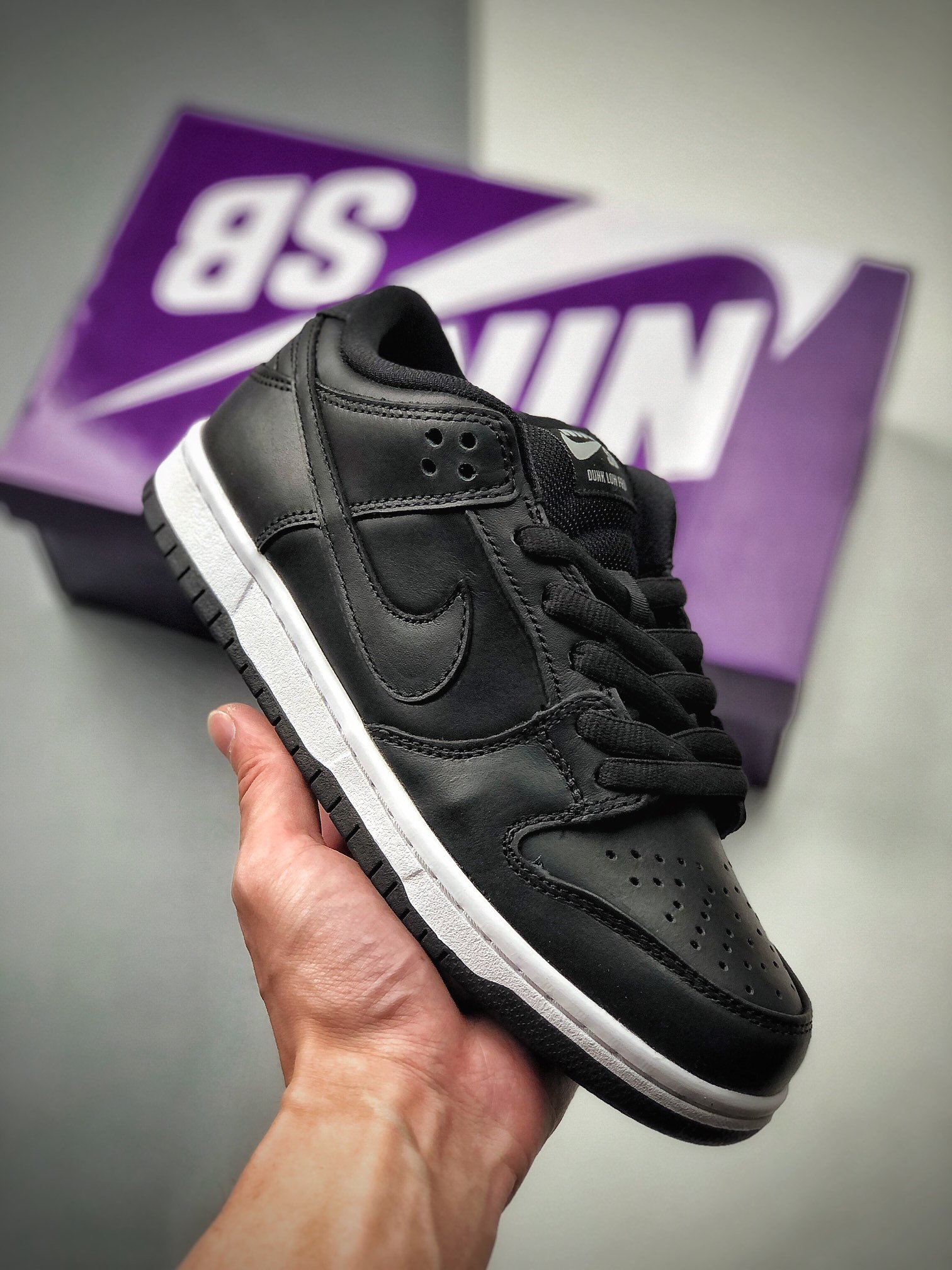 300  NIKE SB DUNIKE LOW  cv1727-001