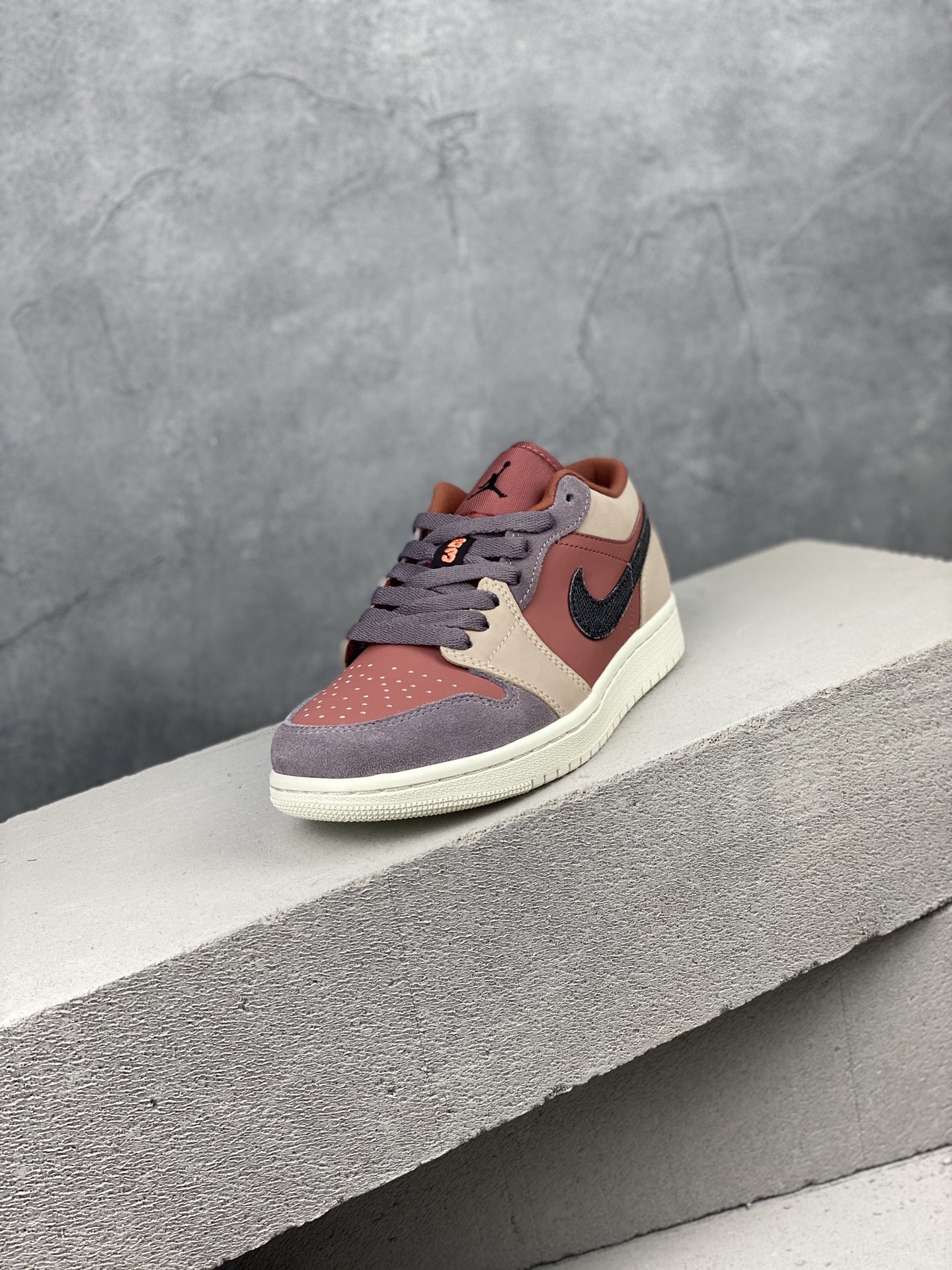 AJLow拼接尺码:35.5-40纯原版-AirJordan1LOWAJ1红粉紫拼接DC0774-602