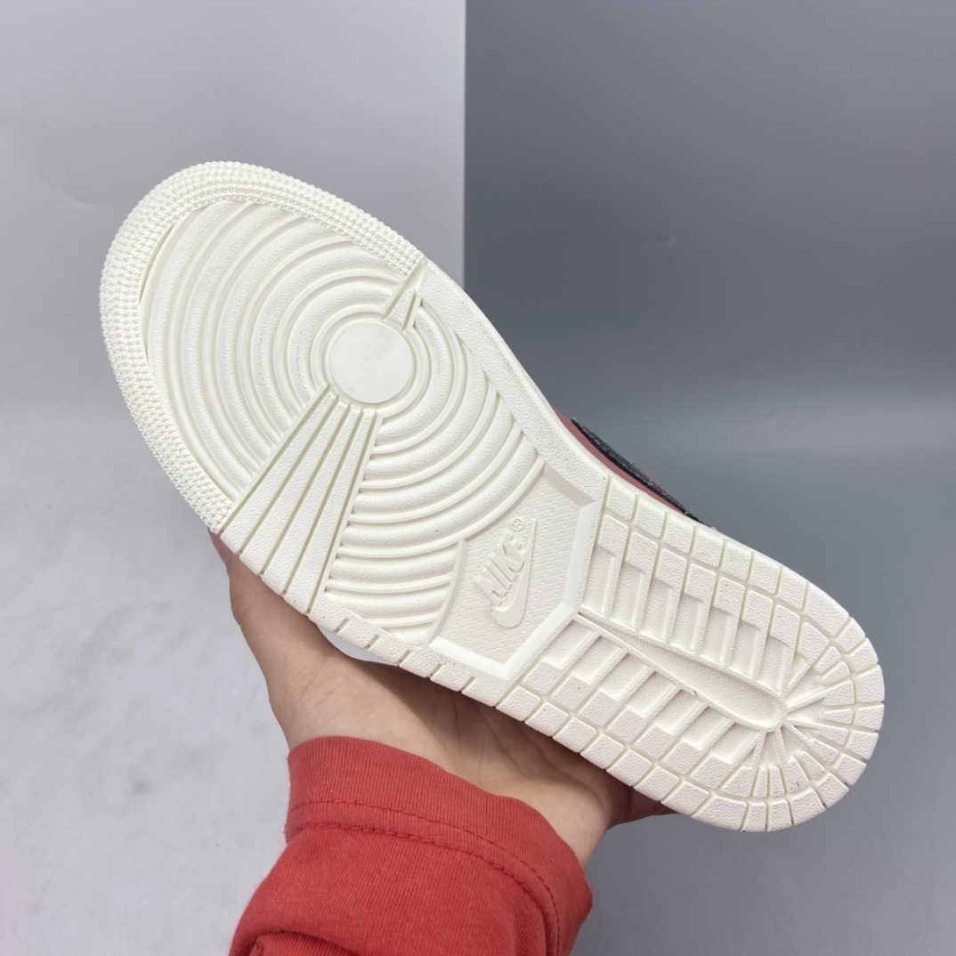 P240 Air Jordan 1 Low AJ1低帮时尚休闲板鞋 DC0774-602