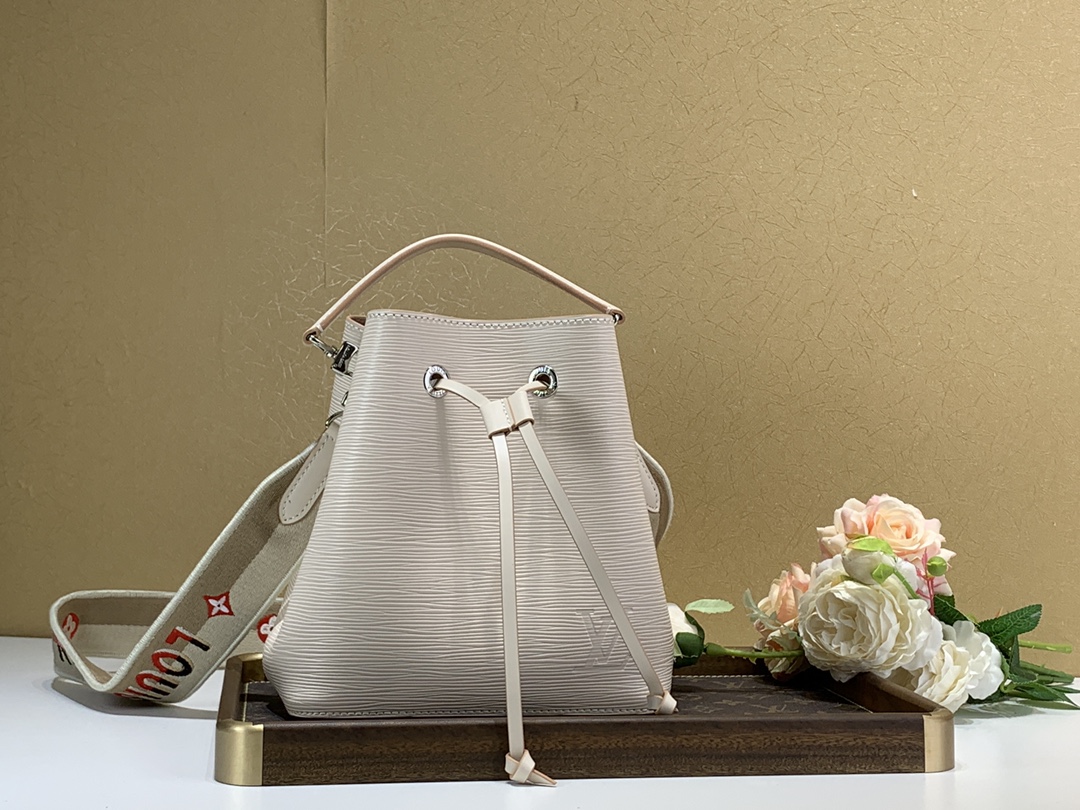 Louis Vuitton LV NeoNoe Bucket Bags White Embroidery Epi M53612