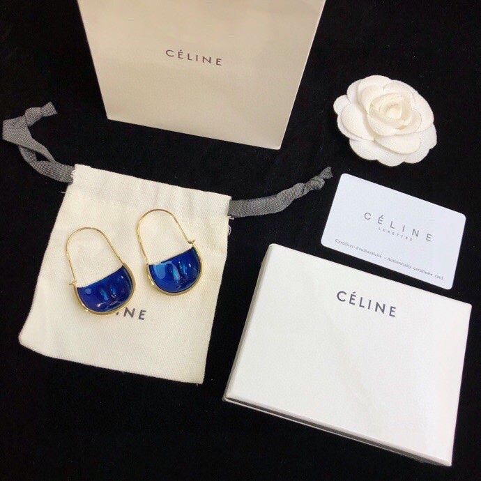 Celine赛琳耳钉Celine一直