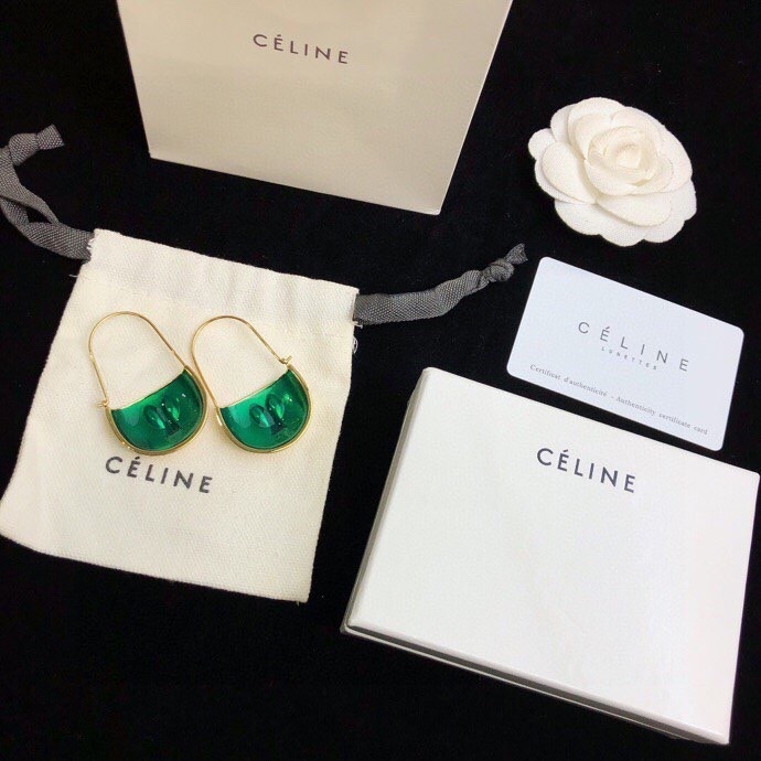 Celine赛琳耳钉Celine一直