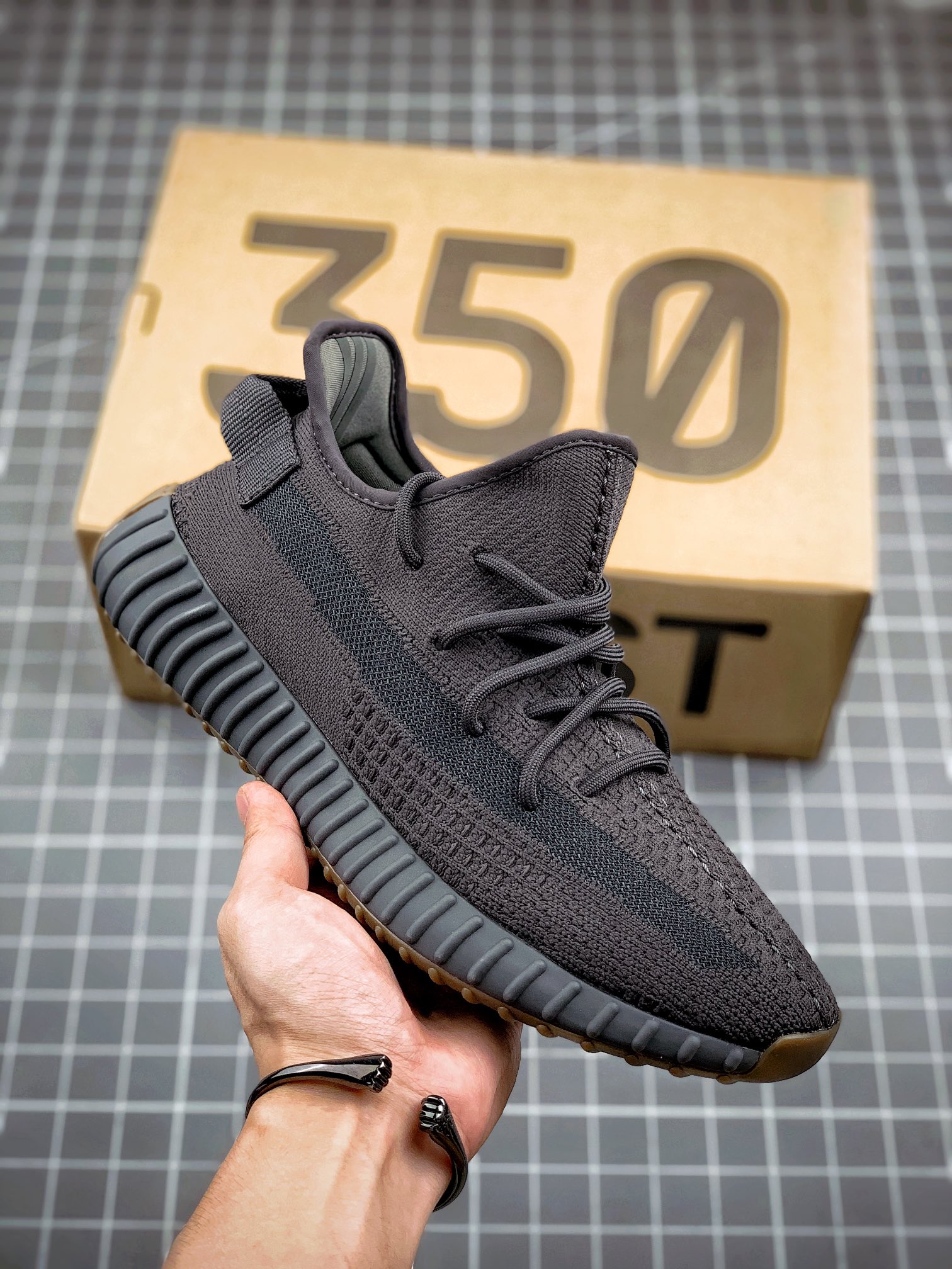AD Yeezy 350V2 "Cinder" Negro caucho crudo Pedido designado por cliente extranjero Tejido original de Donggua…