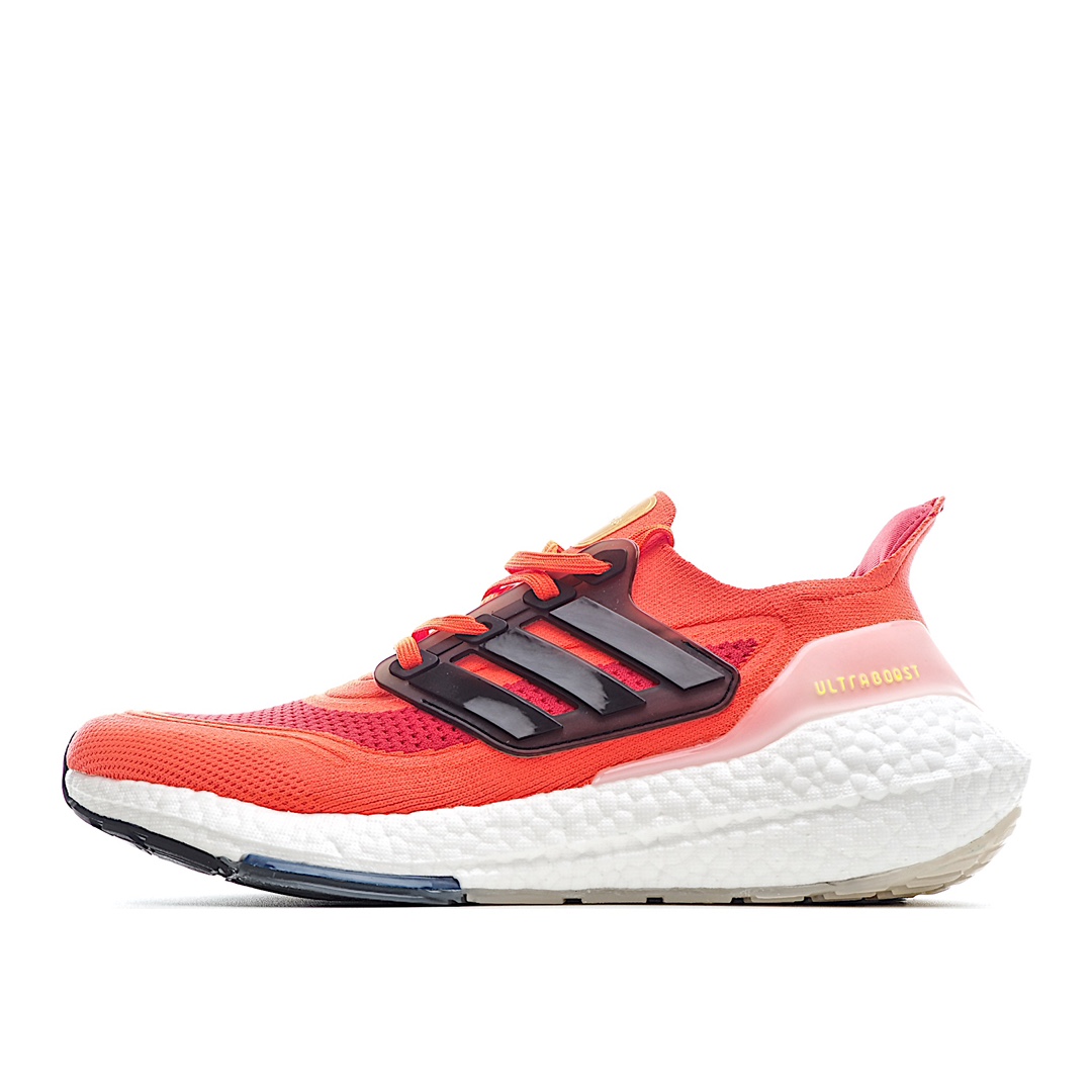 H0 纯原巴斯夫 阿迪达斯 Adidas UB7.0 爆米花 前凸后翘的adidas ultra boost 2021系列正式曝光，新一代的ulrtra boost 21在中底的部分添加了更多的boost材质面积，除了部分标志性的细节处外，这次更新的款式以前凸后翘的流线型呈现。中底的支撑片也变成了造型奇特的U型，鞋子设计十分有速度感。