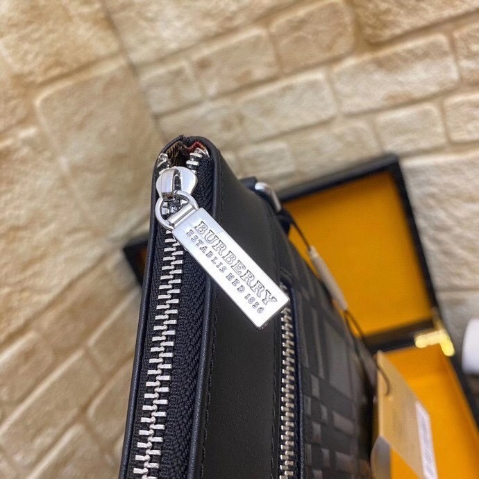 P【型号:2371-3】巴宝莉 BURBERRY新款单肩斜挎包【尺寸】24x27x6cm 品质(顶级 8