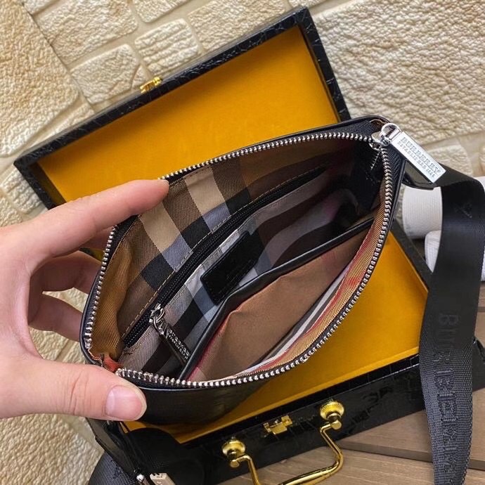P【型号:2371-3】巴宝莉 BURBERRY新款单肩斜挎包【尺寸】24x27x6cm 品质(顶级 9