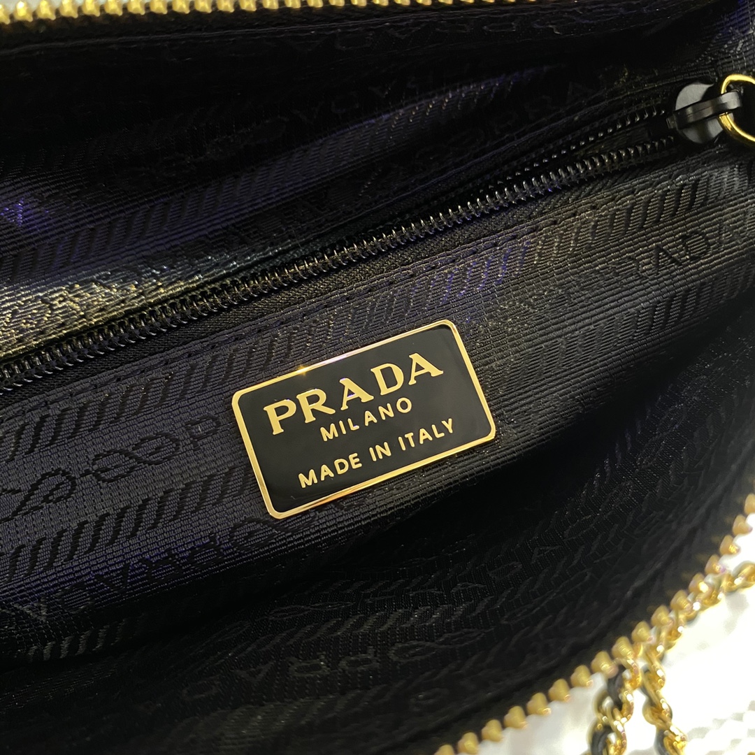 PRADA普拉达Vintage中古链条菱格流浪包1BD627