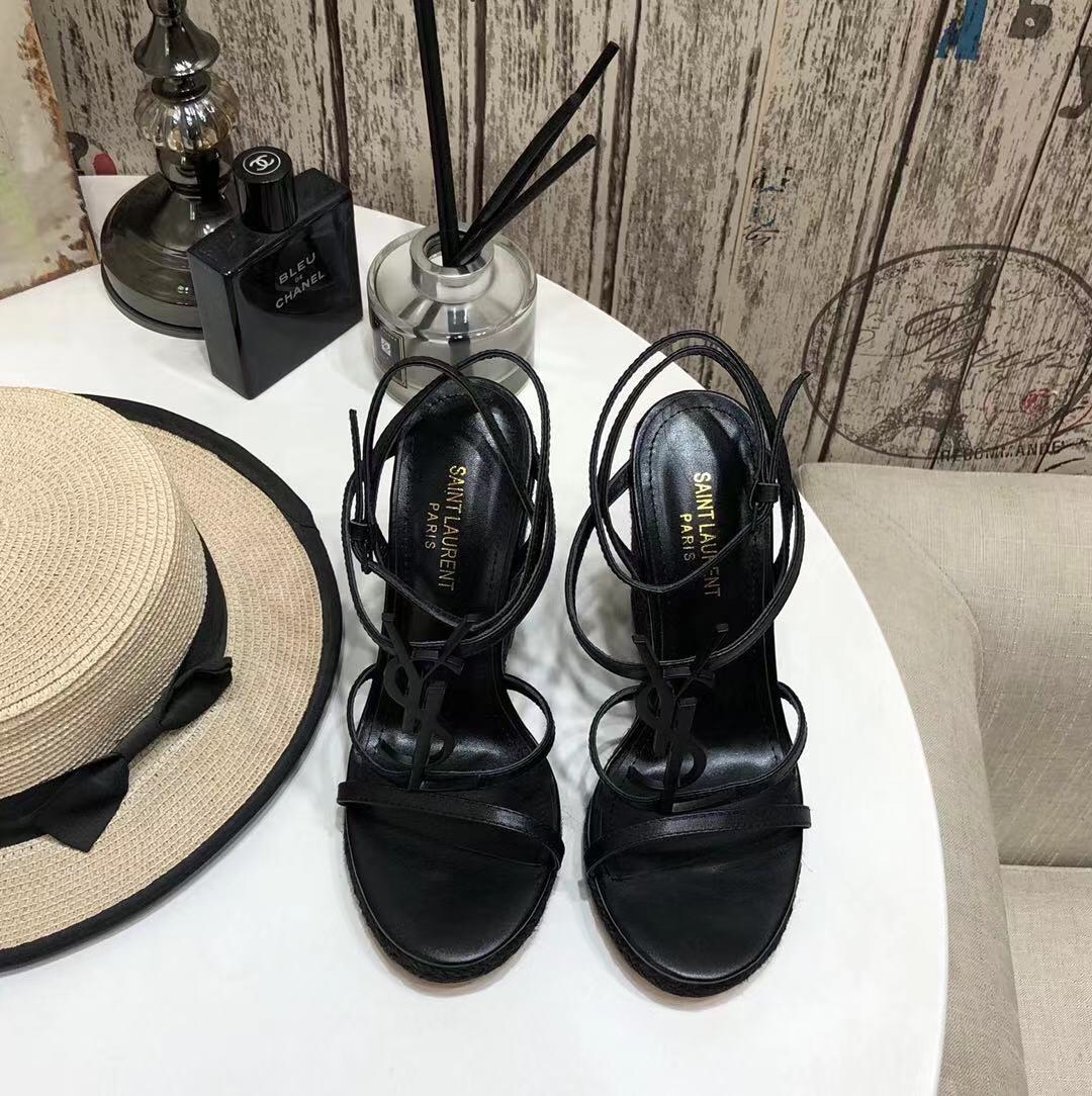 [S**NT LAURENT PARIS]-CASSANDRA logotipo letras hebilla tacón alto inclinado con hierba sandalias de