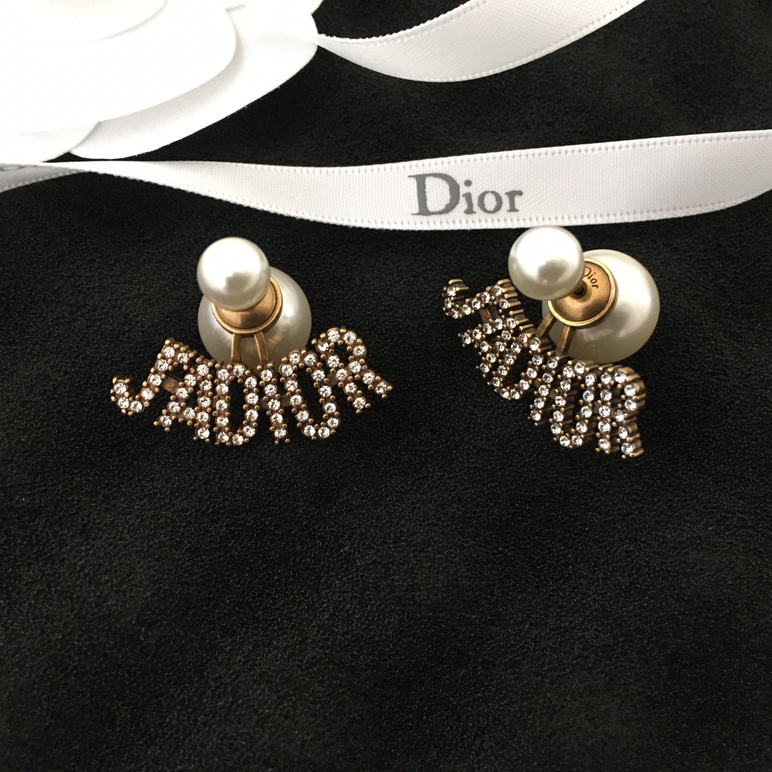 디올 귀걸이 133784 Dior Earrings 썸네일 이미지