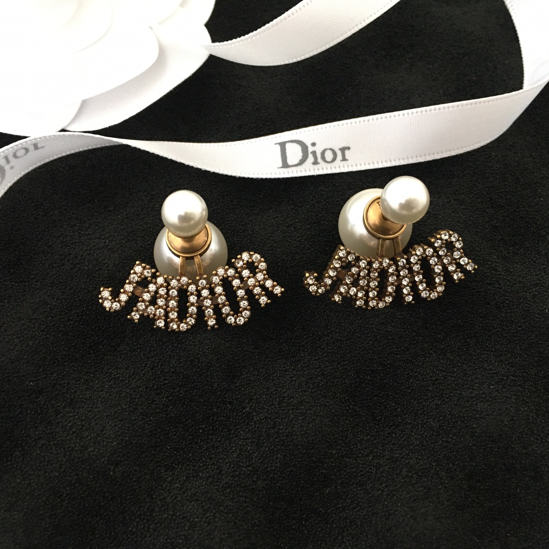 디올 귀걸이 133784 Dior Earrings 썸네일 이미지