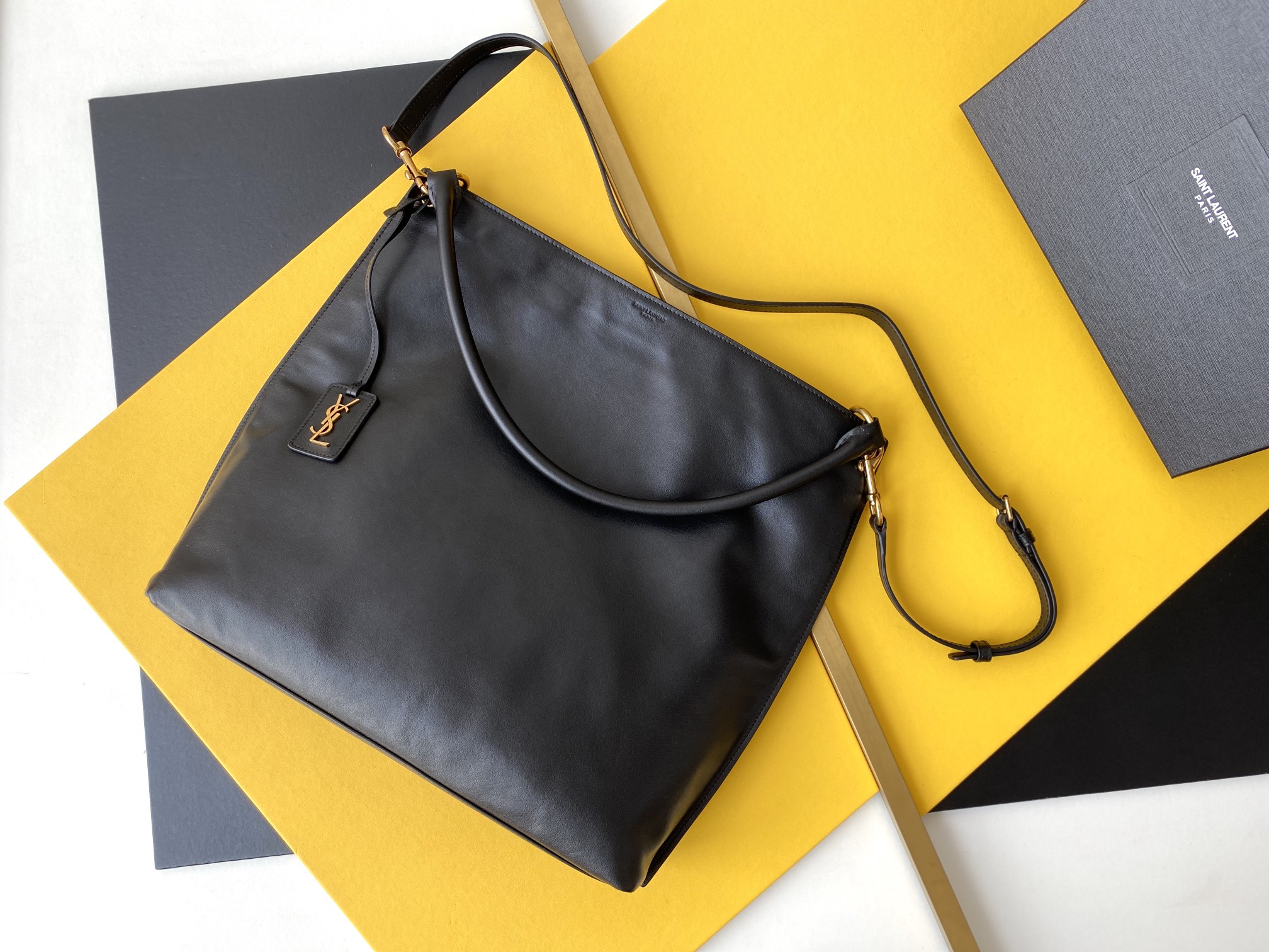 Saddle Leather HOBO Bag Shoulder Underarm Bag