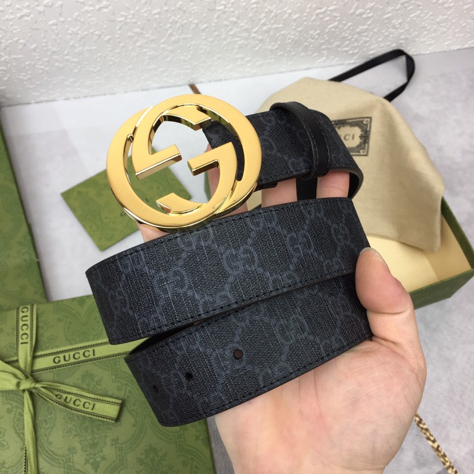 Pyldwl 配全套包装礼盒 ????GUCCI     GG Supreme高级人造帆布，可分解材料，配以黑色皮革滚边，搭配双G带扣，4厘米宽，本款腰带适用低腰和高腰两种穿戴方式