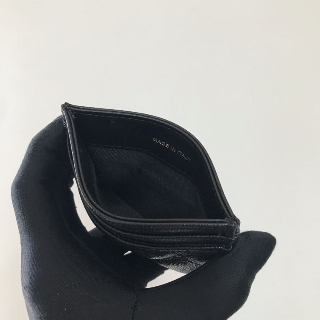Chanel 卡包菱格纹路 搭配最新款luogo 细节美到淋漓尽致、全套包装 尺寸：11×7.5×1cm