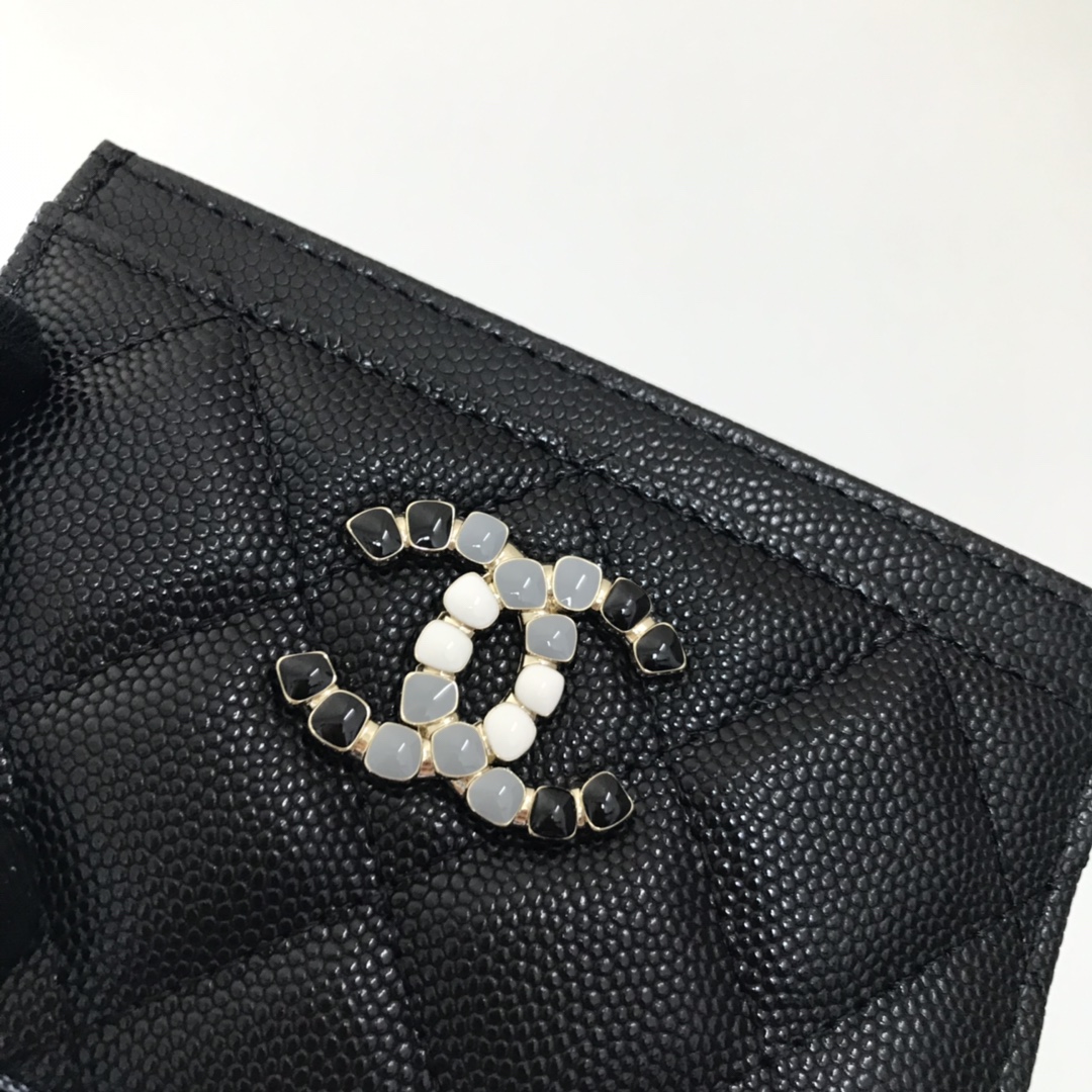 Chanel 卡包菱格纹路 搭配最新款luogo 细节美到淋漓尽致、全套包装 尺寸：11×7.5×1cm