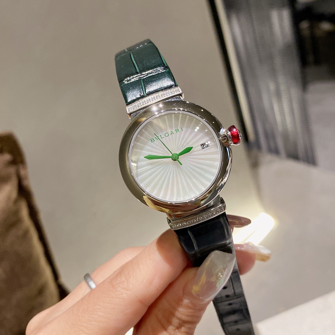 Bvlgari 宝格丽LVCEA系列 大中华限区限定款 祖母绿非常适合夏天的搭配 贝母镭射纹路雕刻面