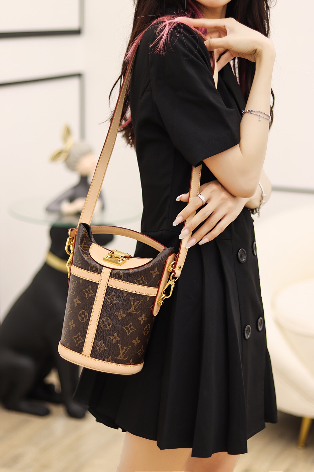 Louis Vuitton Duffle Handbag M43587