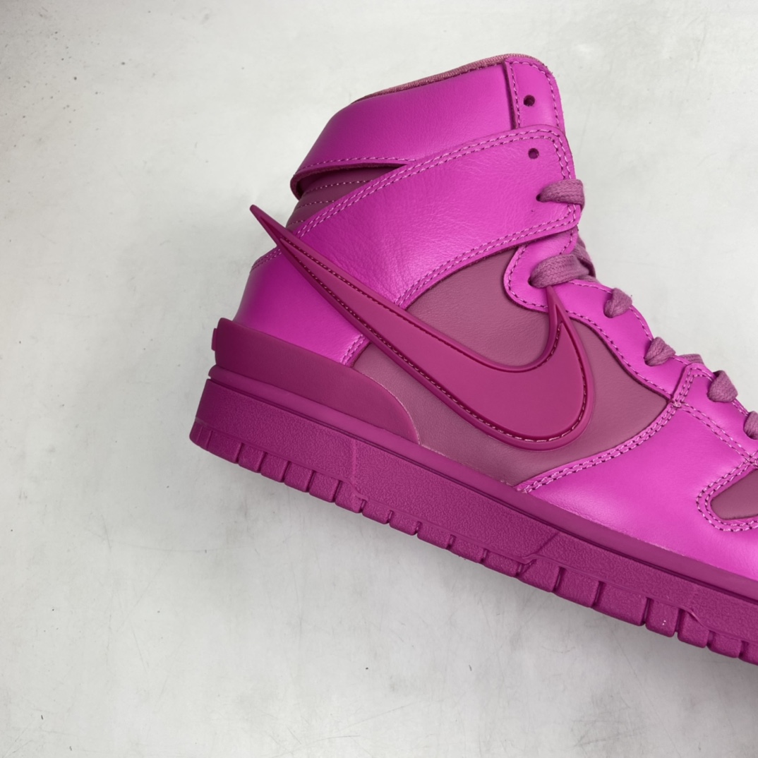 P450 AMBUSH x Nk Dunk High ”Lethal Pink” 扣篮系列高帮休闲运动滑板板鞋 CU7544-600